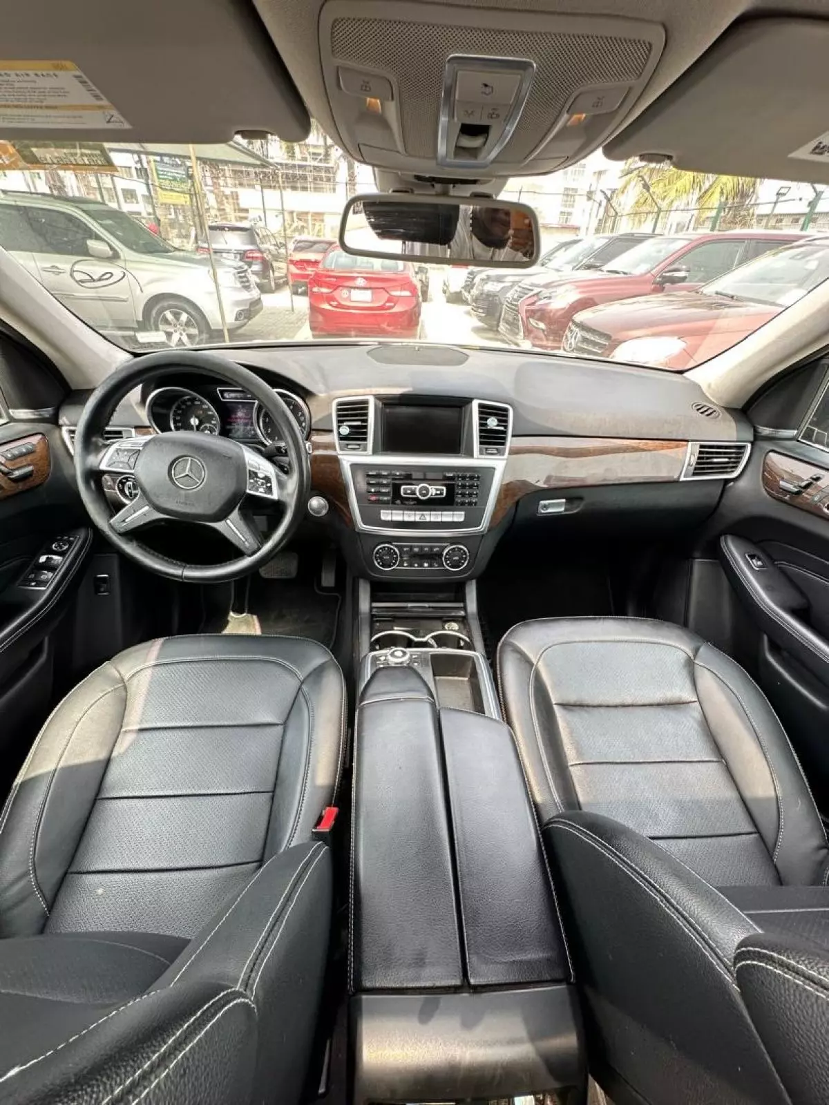 interiorFront