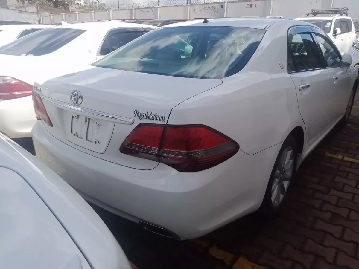 Toyota Crown - 2011