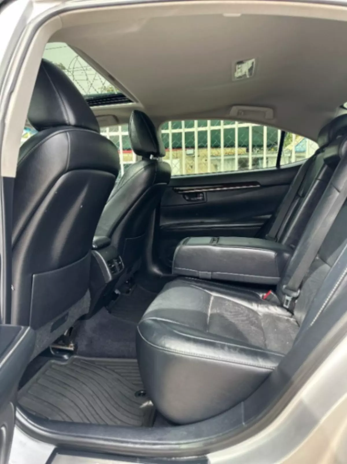 interiorBack