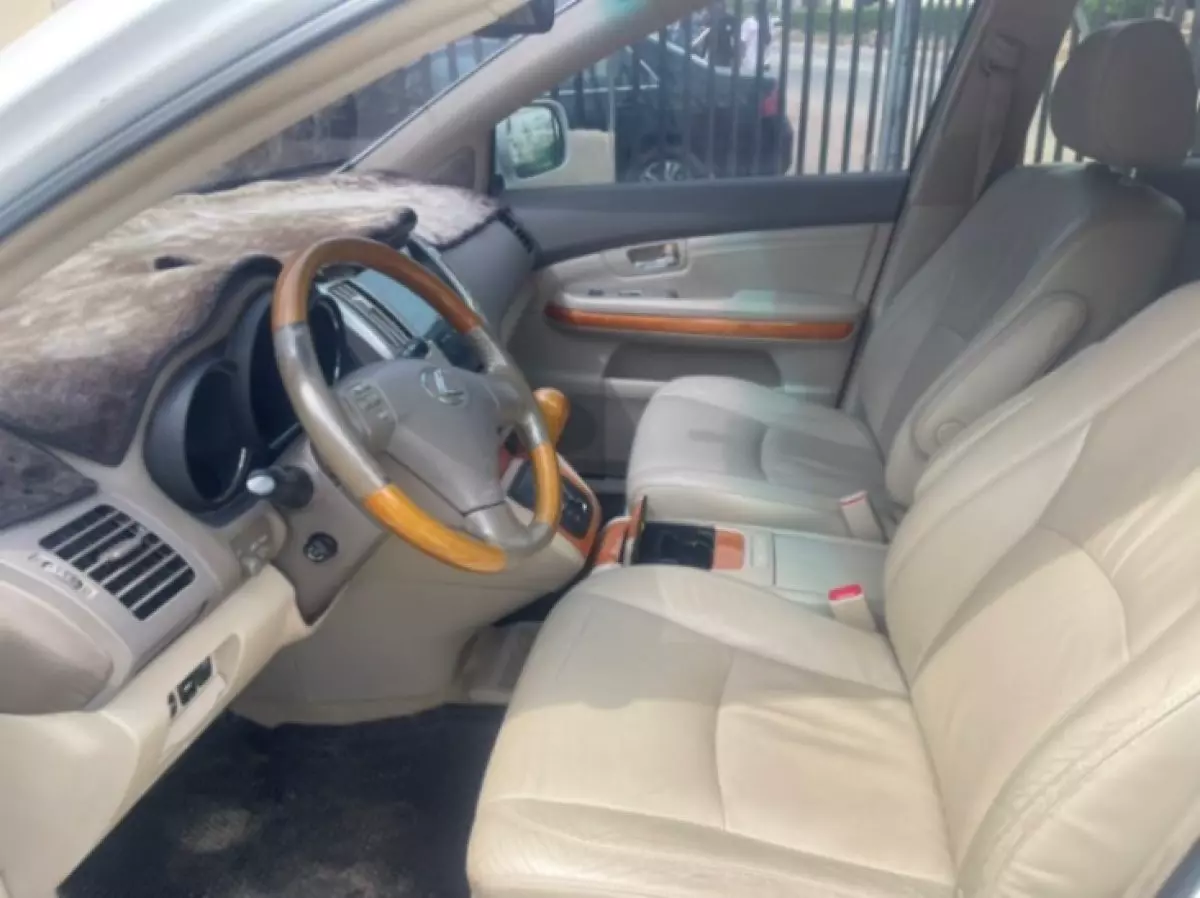 interiorFront
