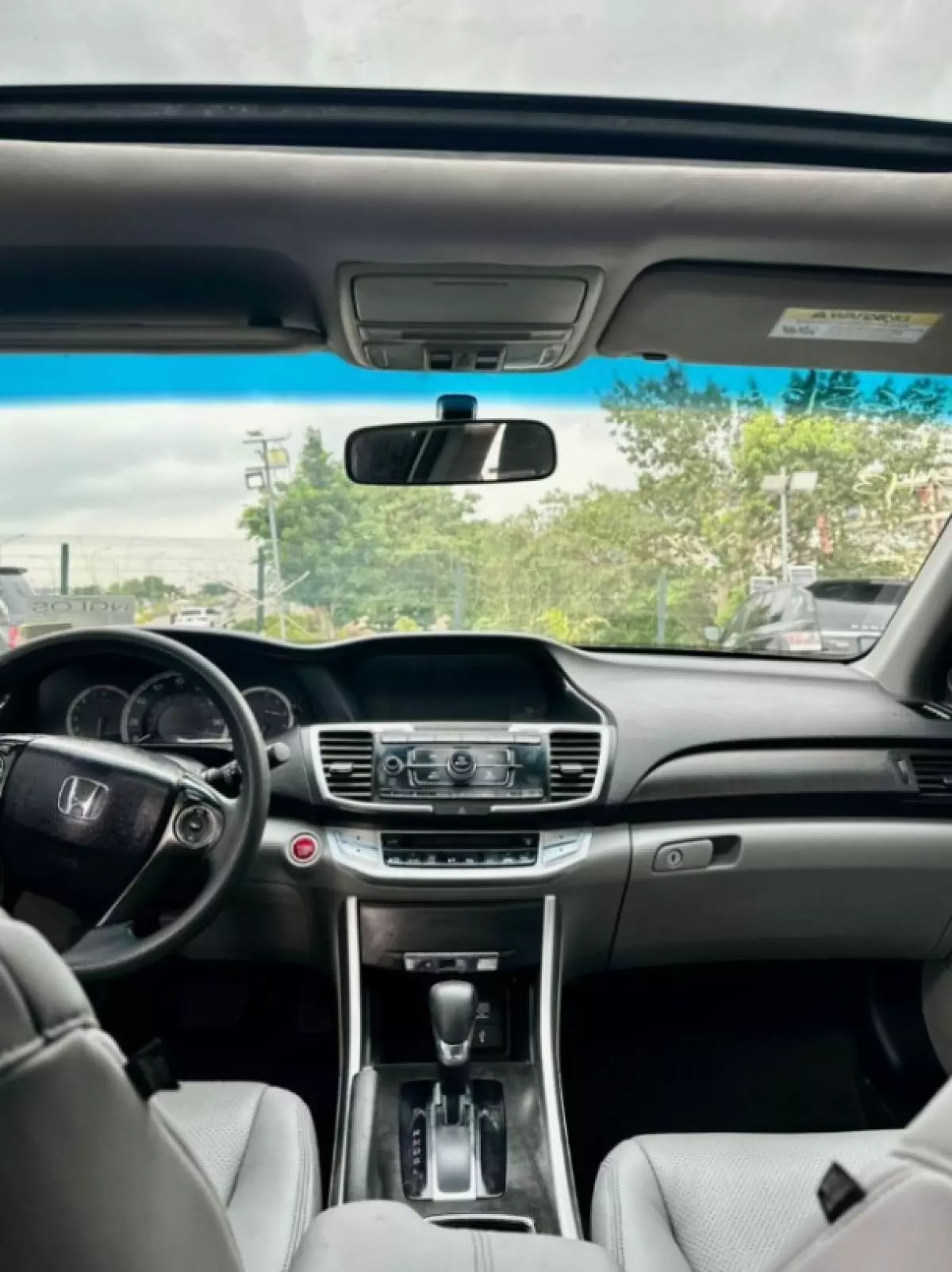 interiorFront