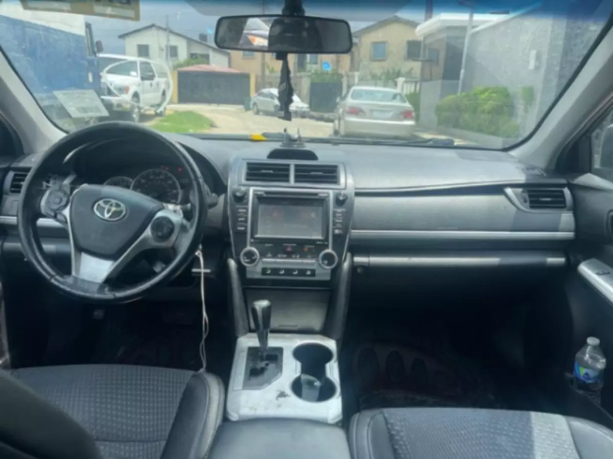 interiorFront