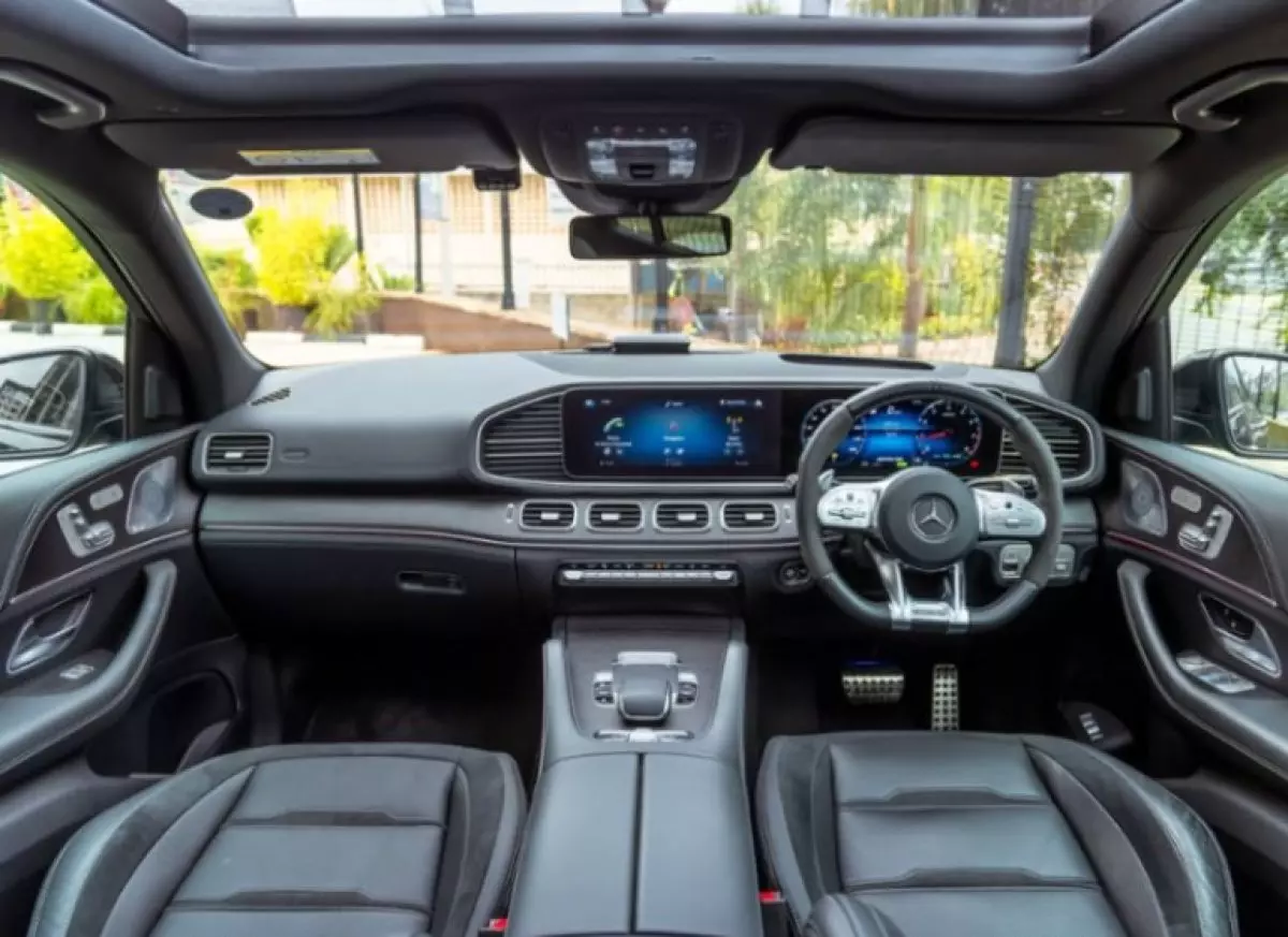 interiorFront