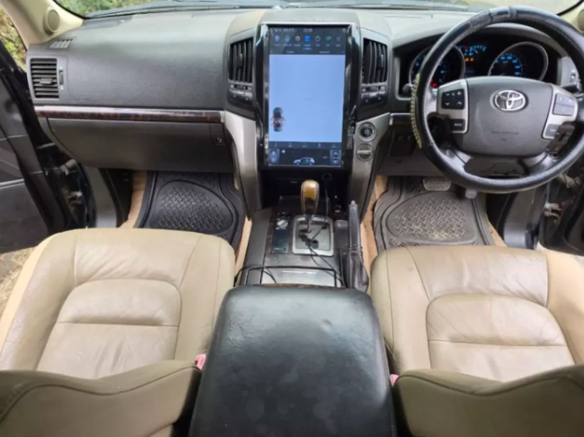 interiorFront