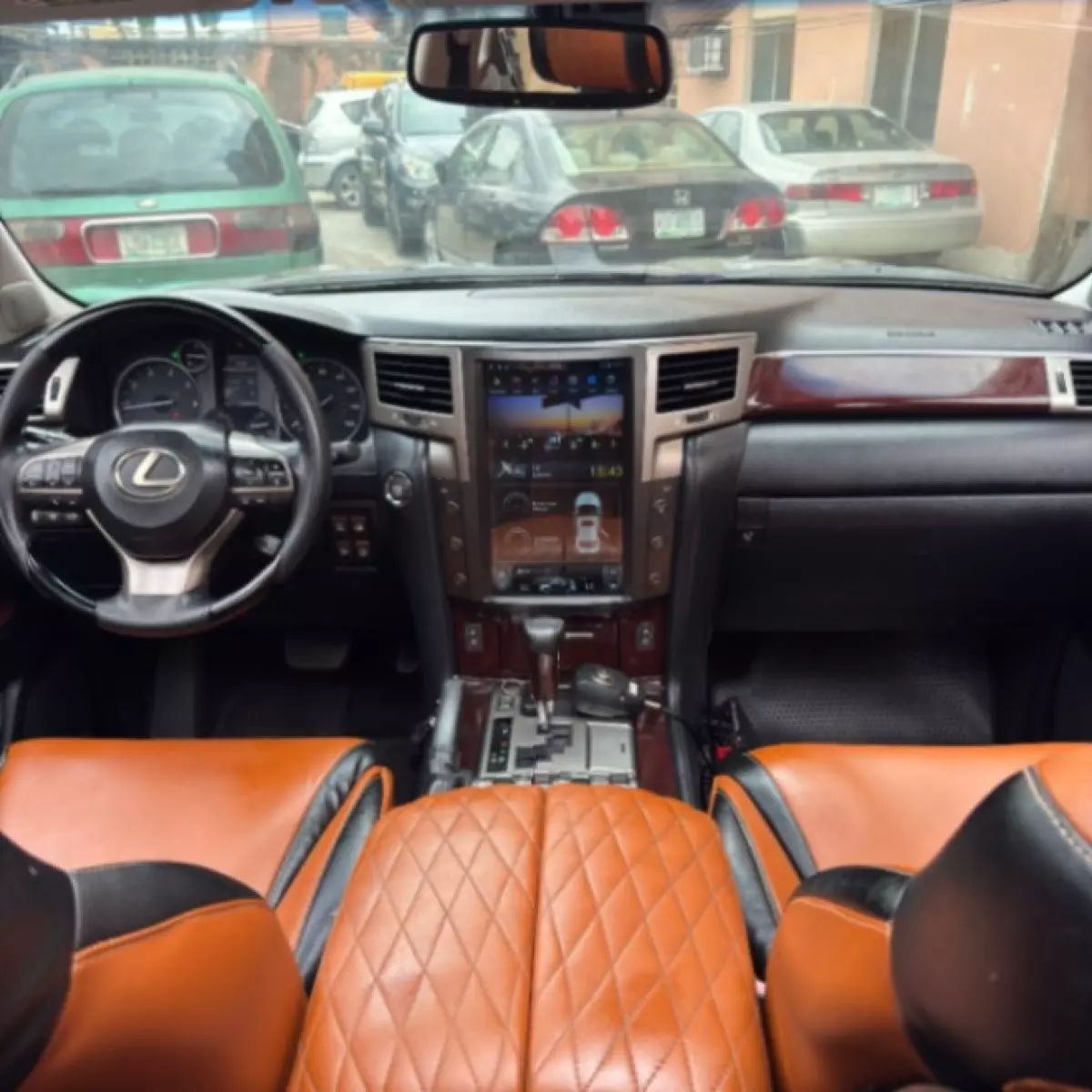interiorFront