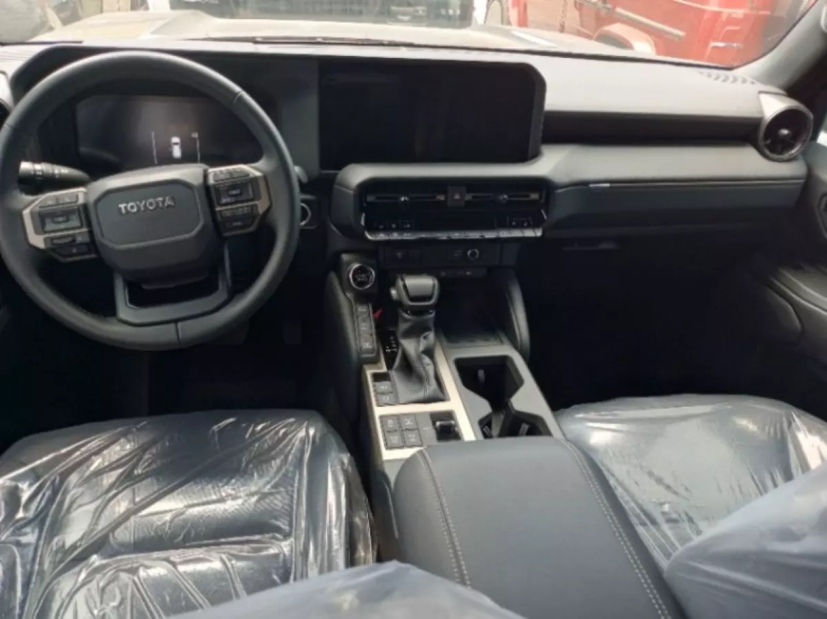 interiorFront