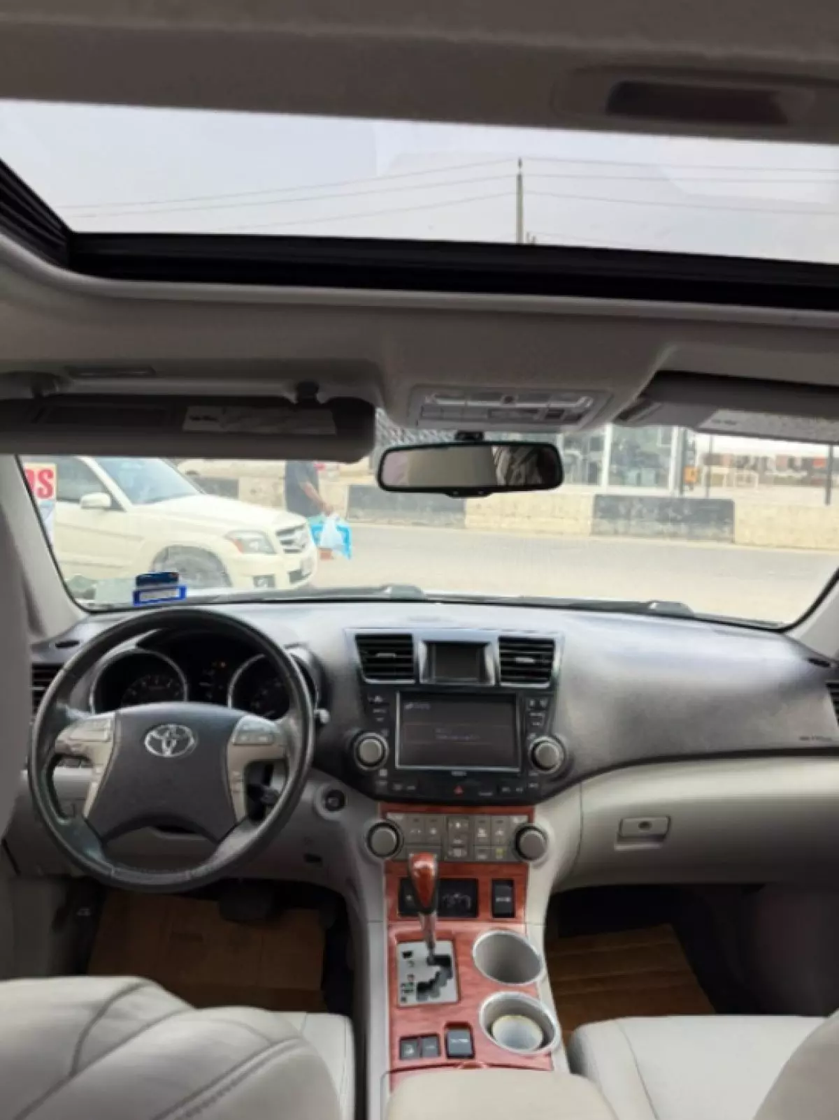 interiorFront