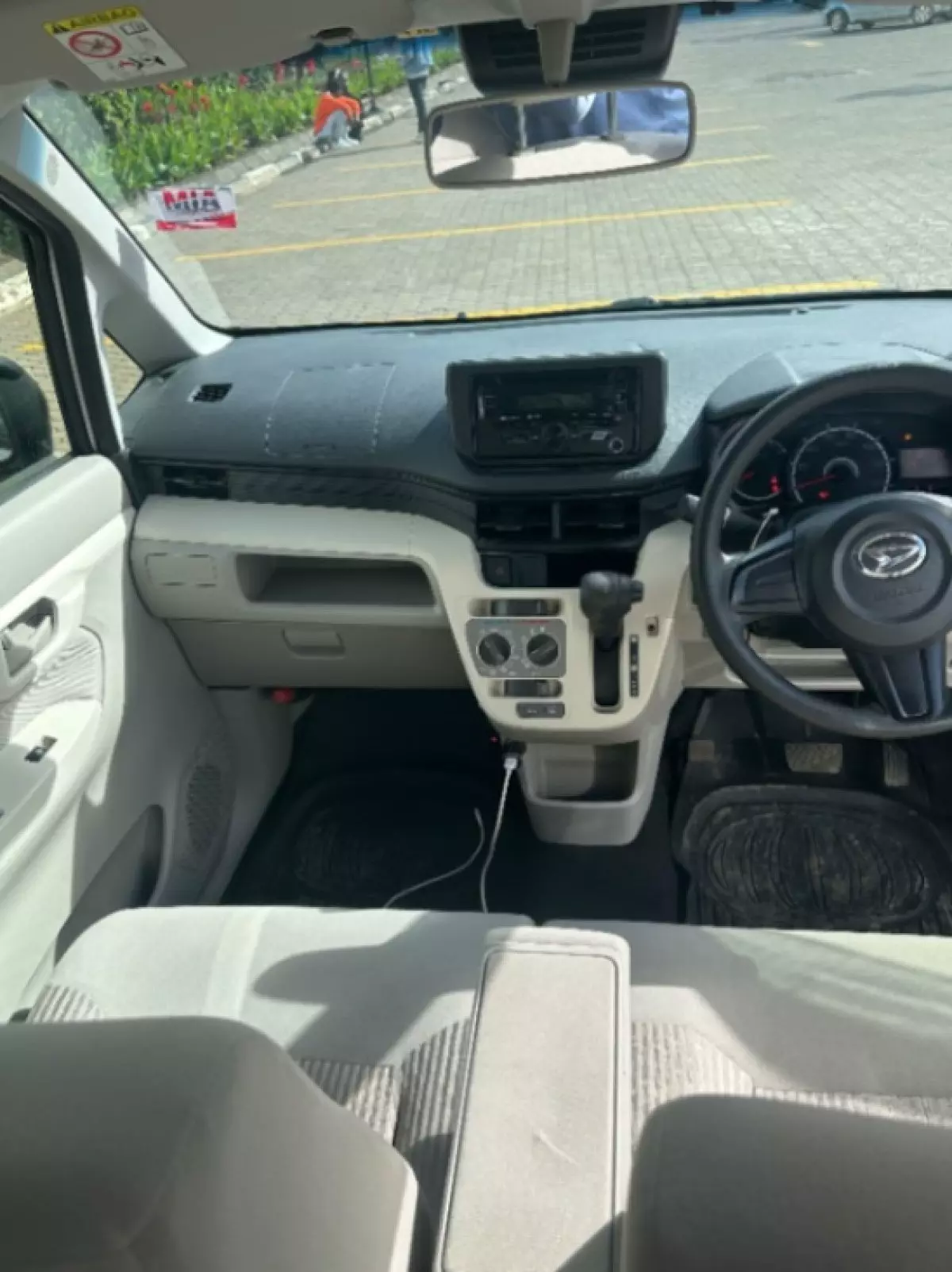 interiorFront