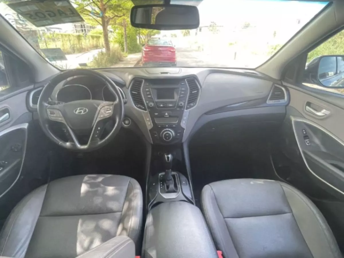 interiorFront