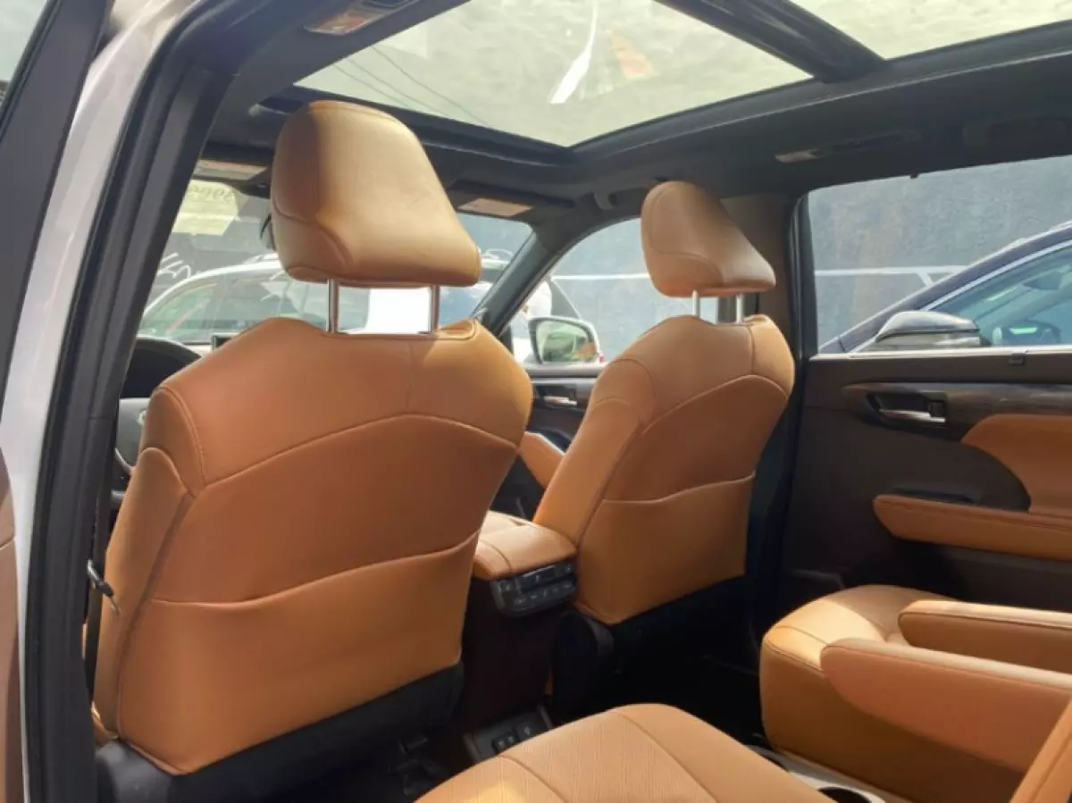 interiorBack