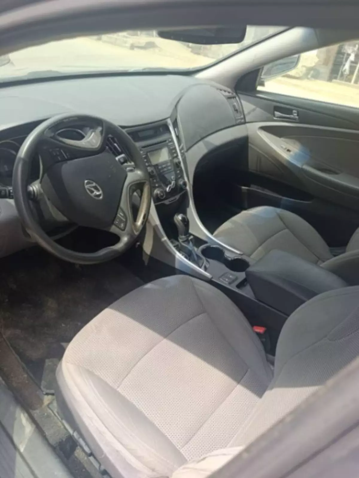 interiorFront