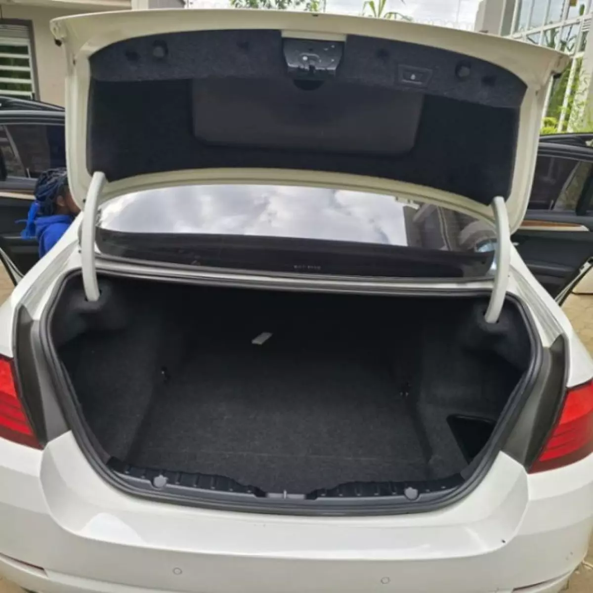 interiorBack