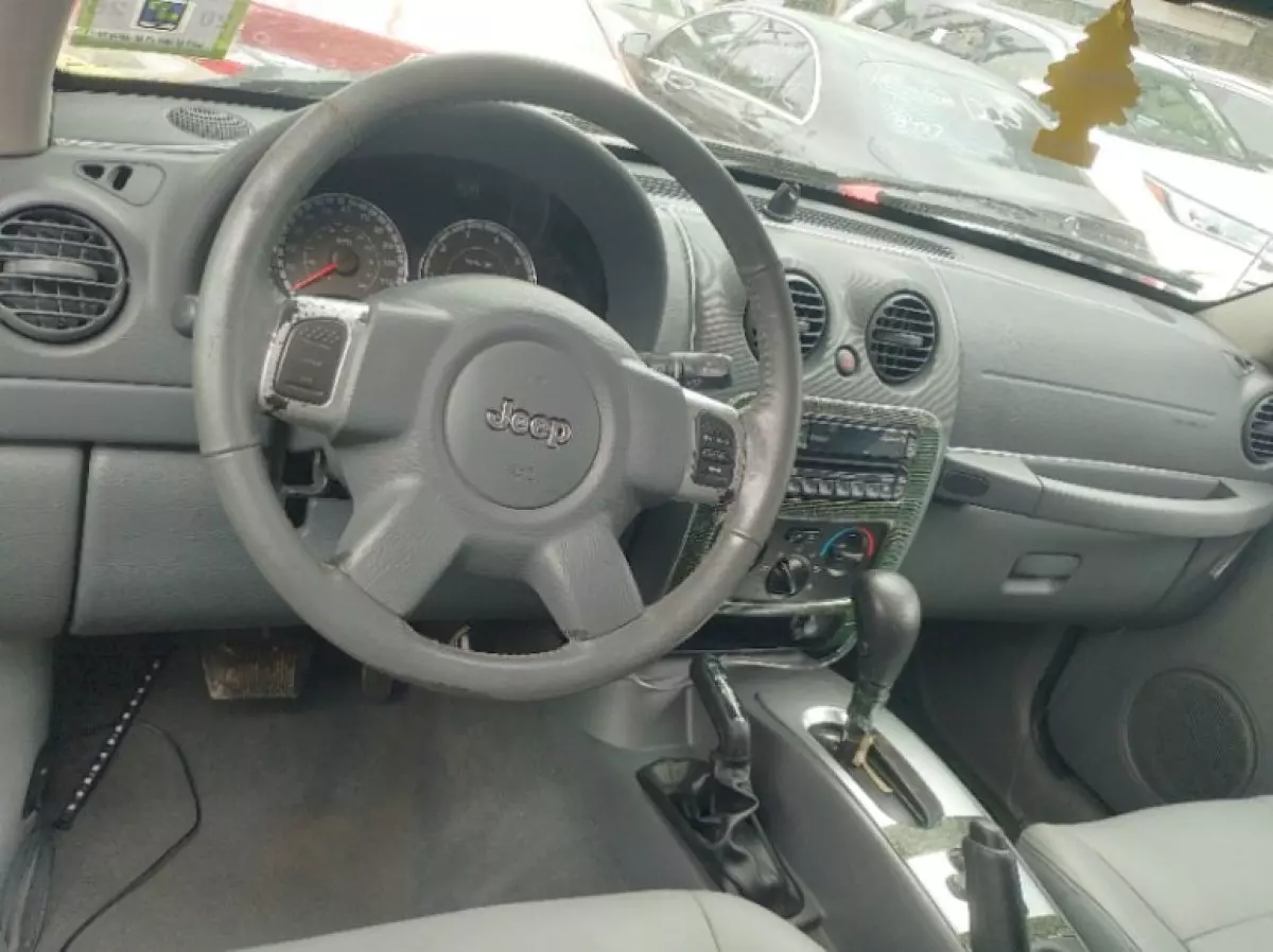 interiorFront