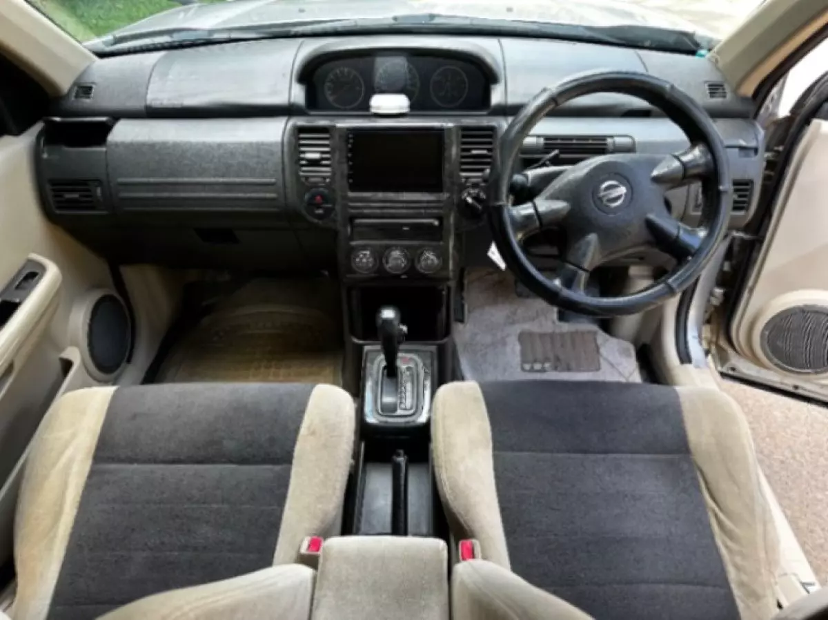 interiorFront