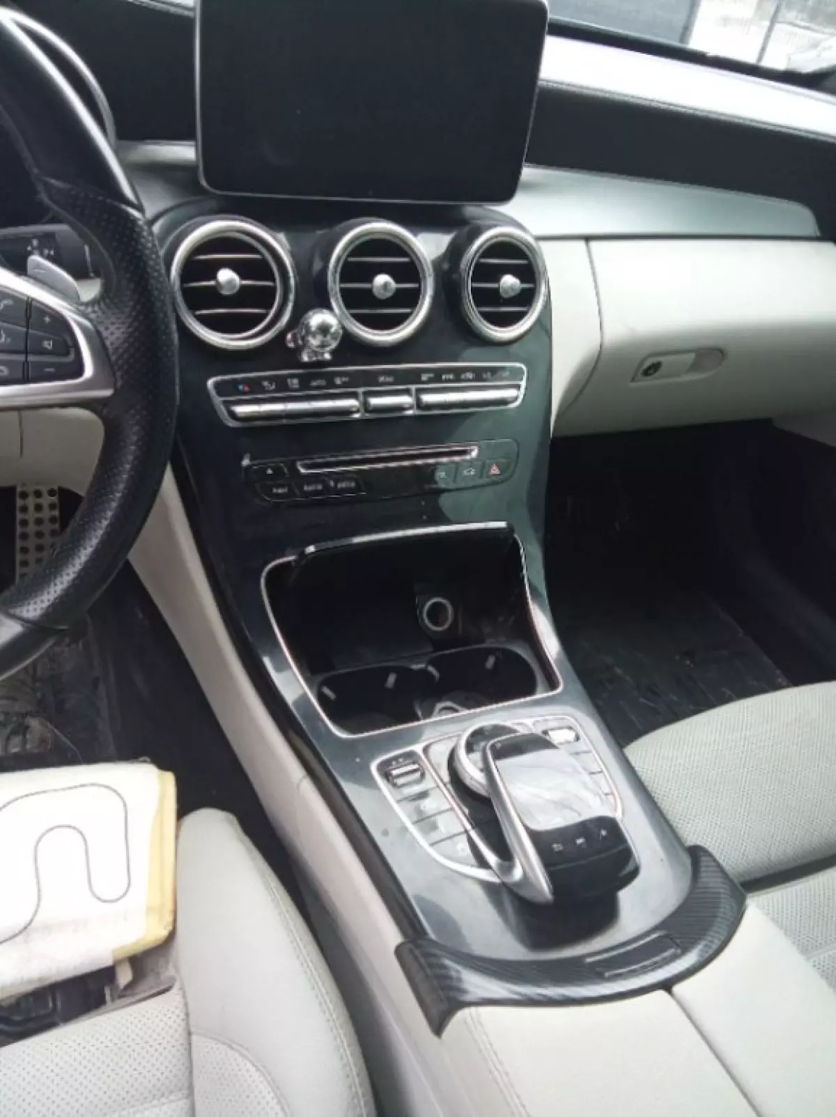 interiorFront