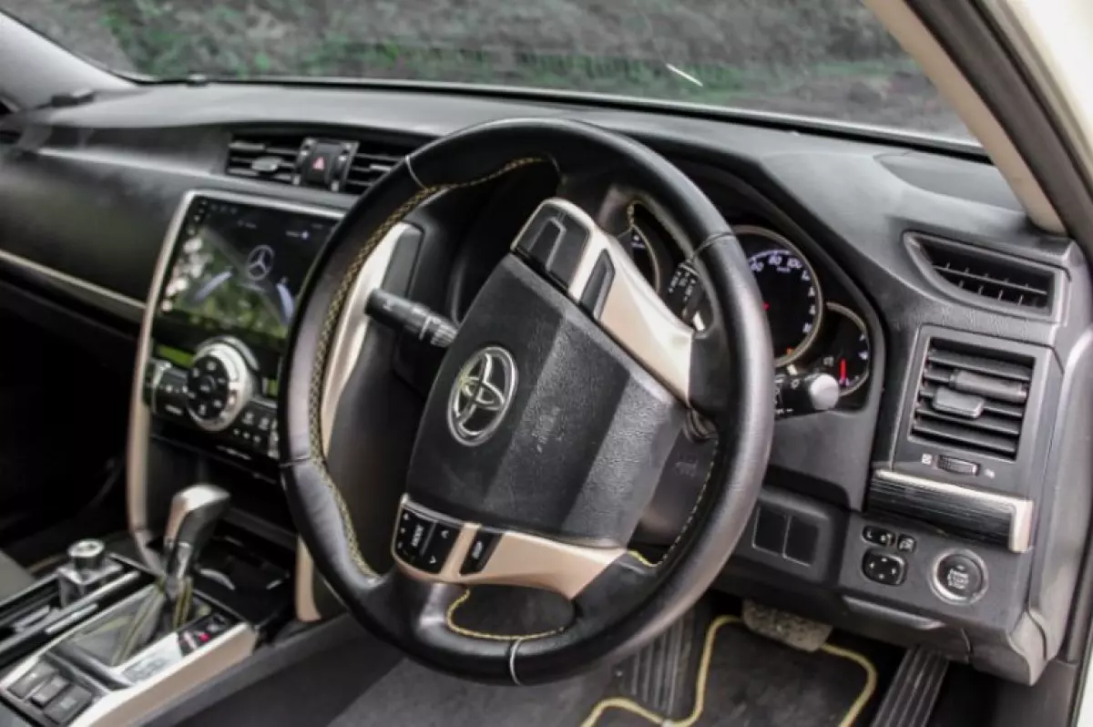 interiorFront