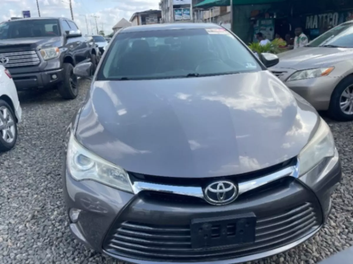 Toyota Camry - 2017