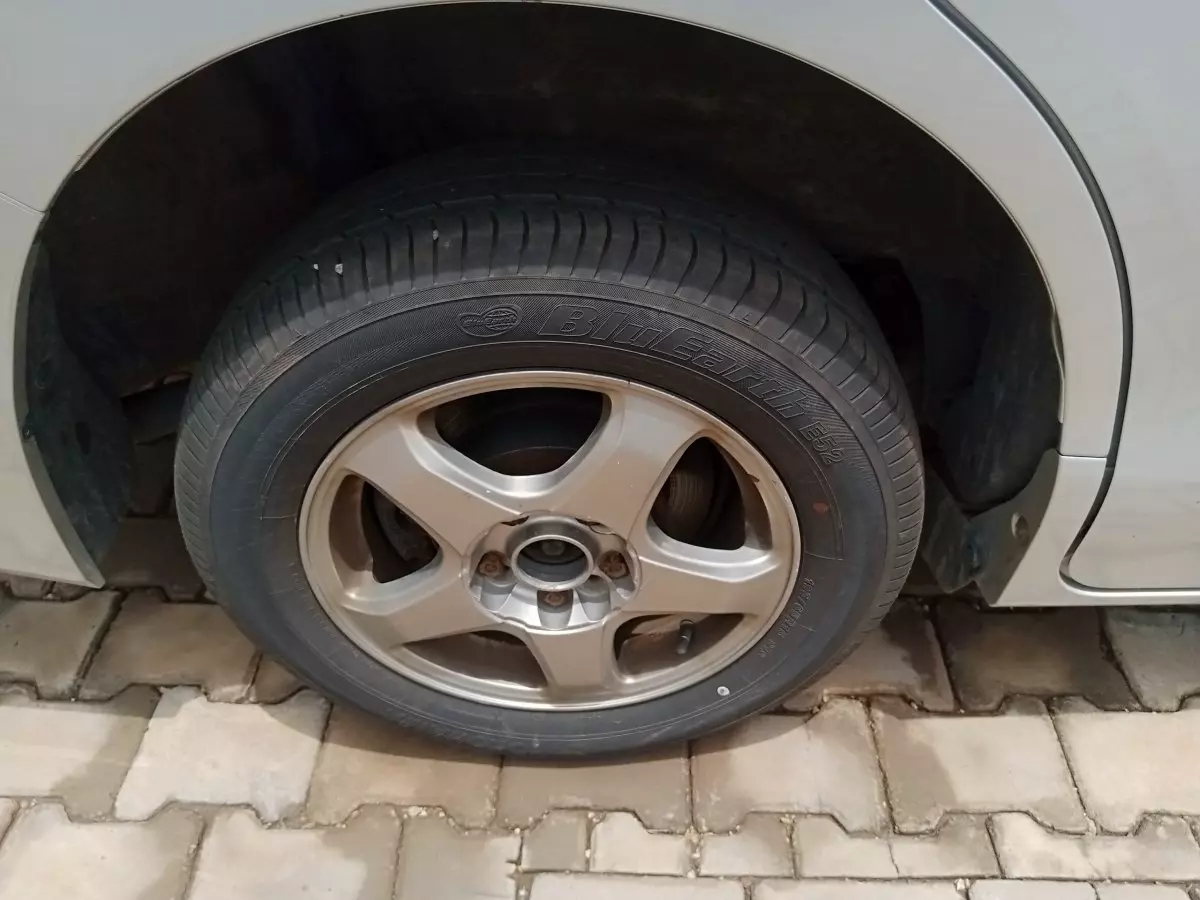 tyre1