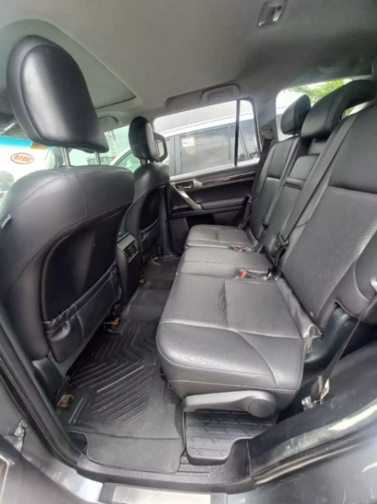 interiorBack