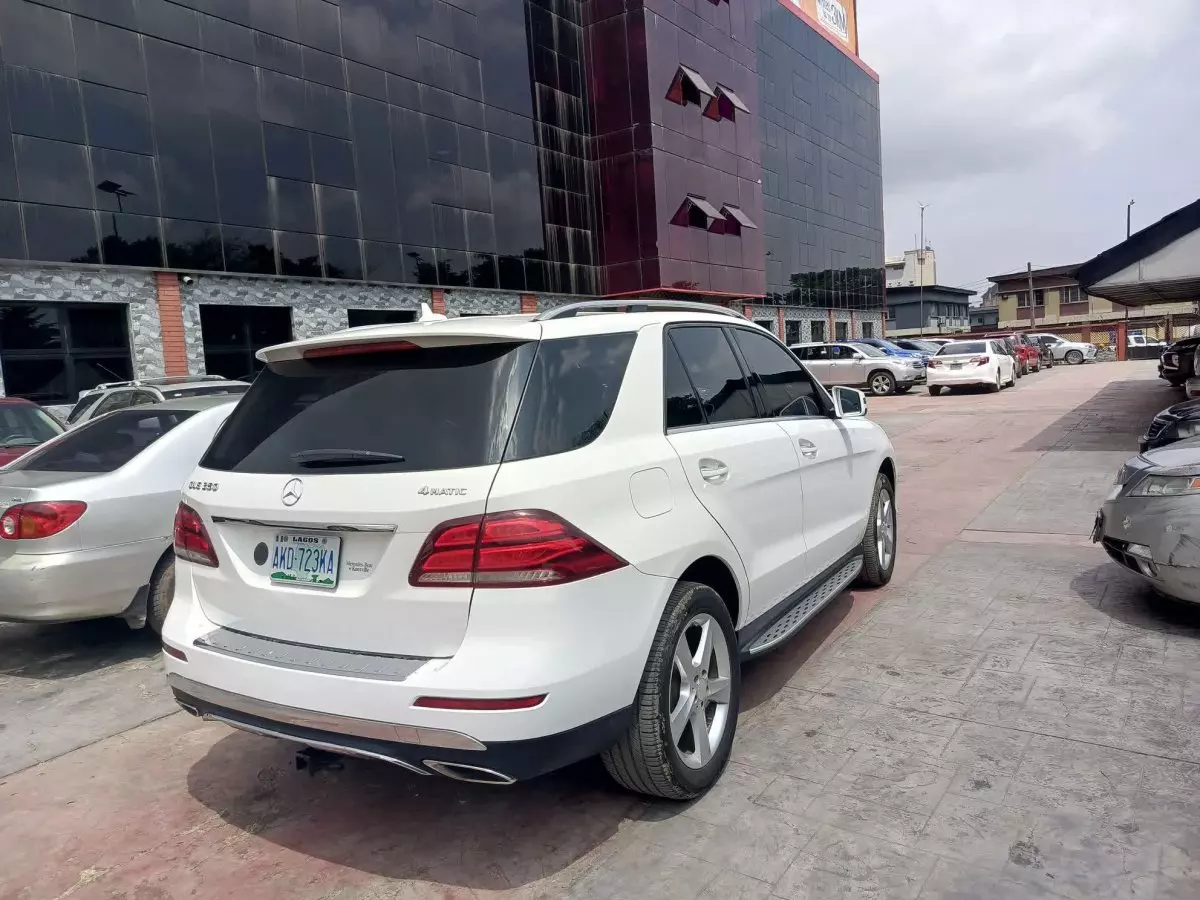 car Left Back