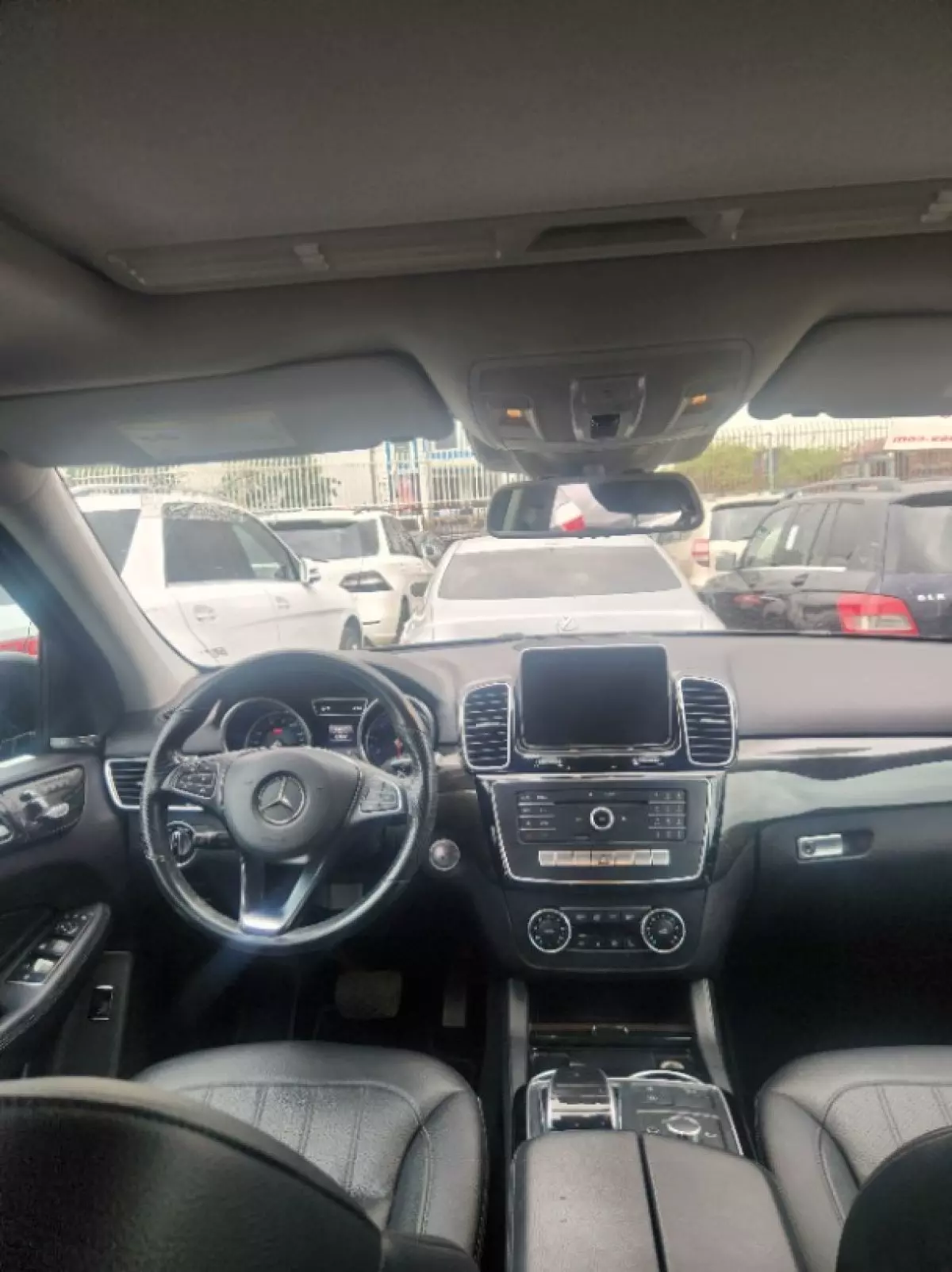 interiorFront
