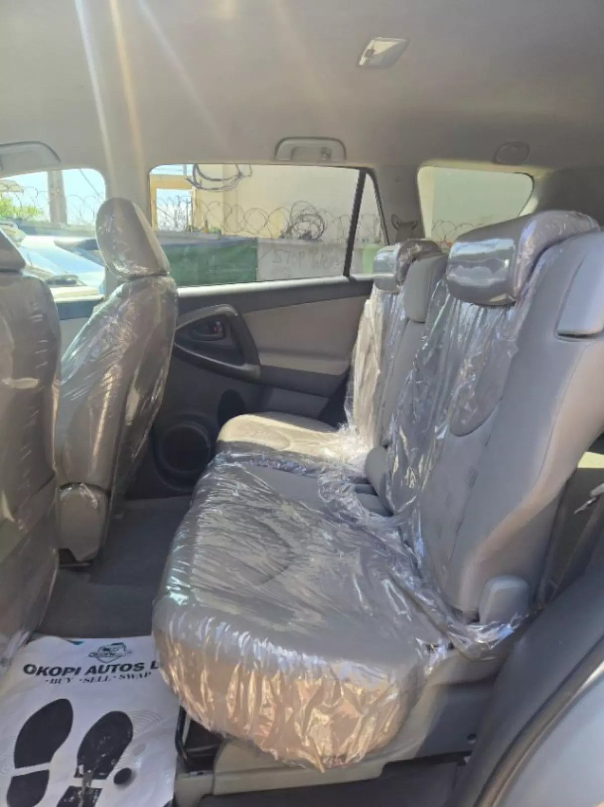 interiorBack