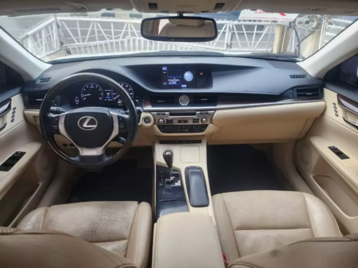interiorFront