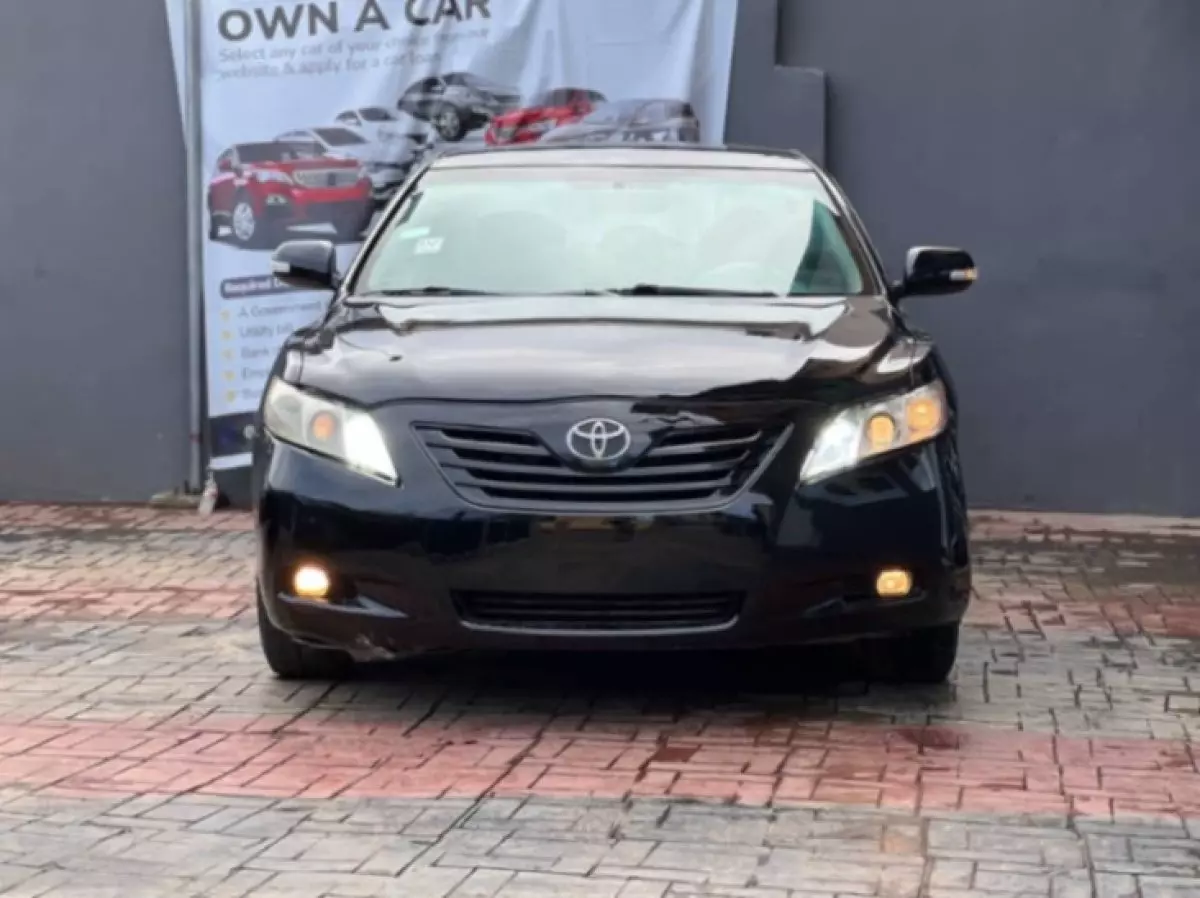 Toyota Camry   - 2009