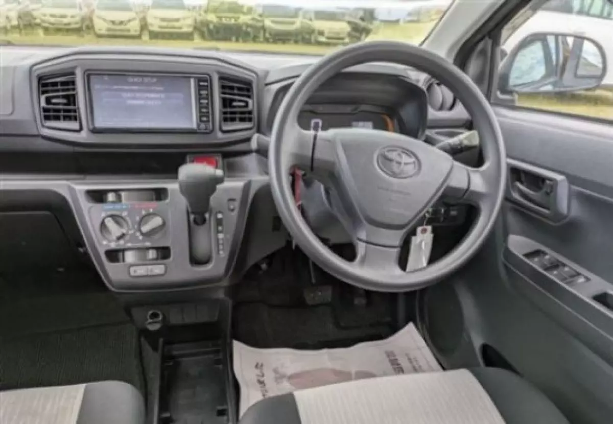 interiorFront