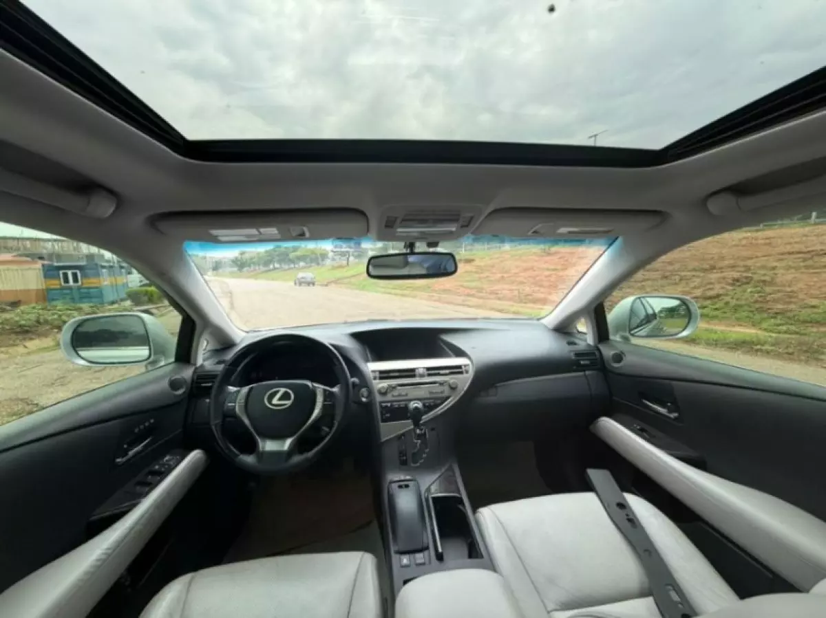 interiorFront