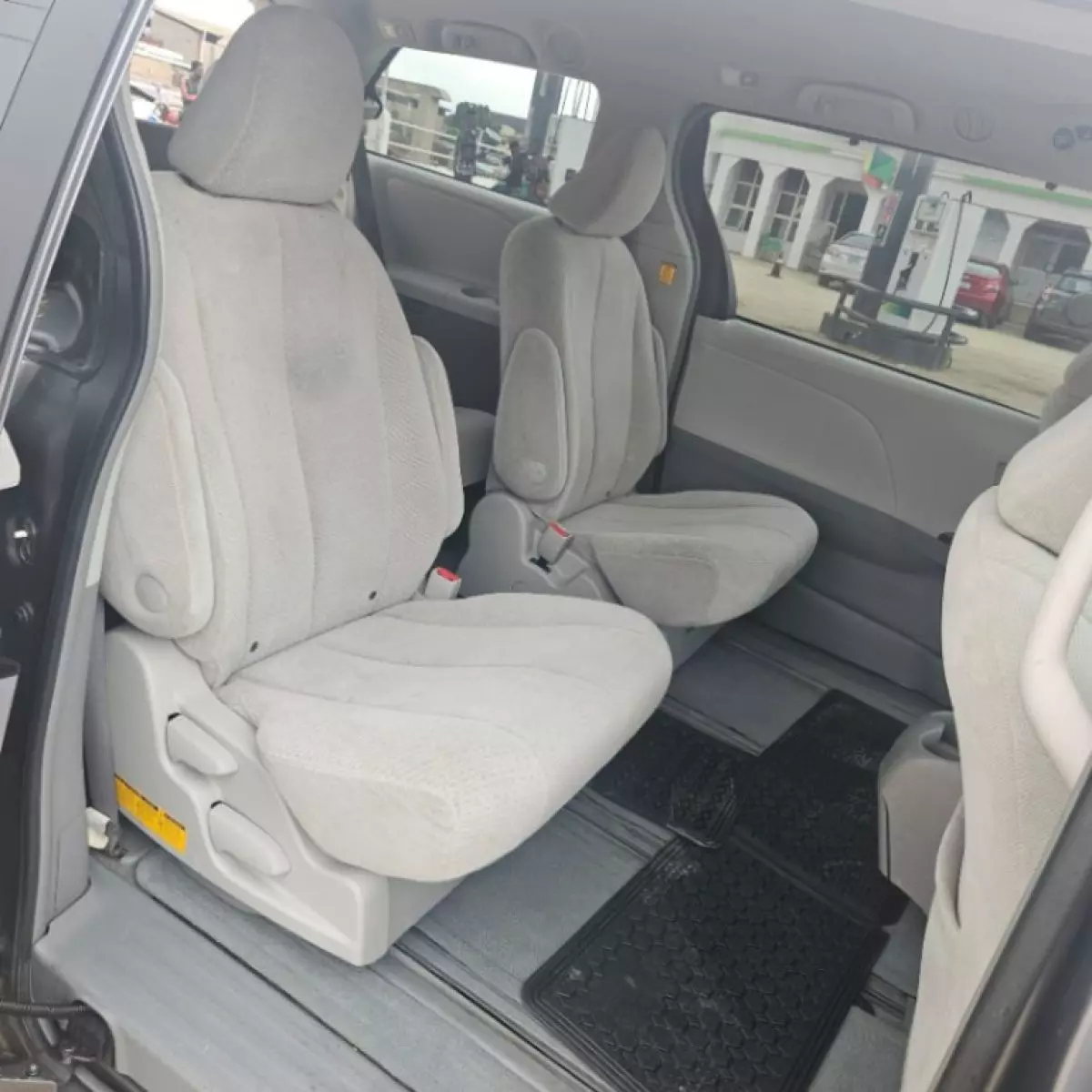 interiorBack