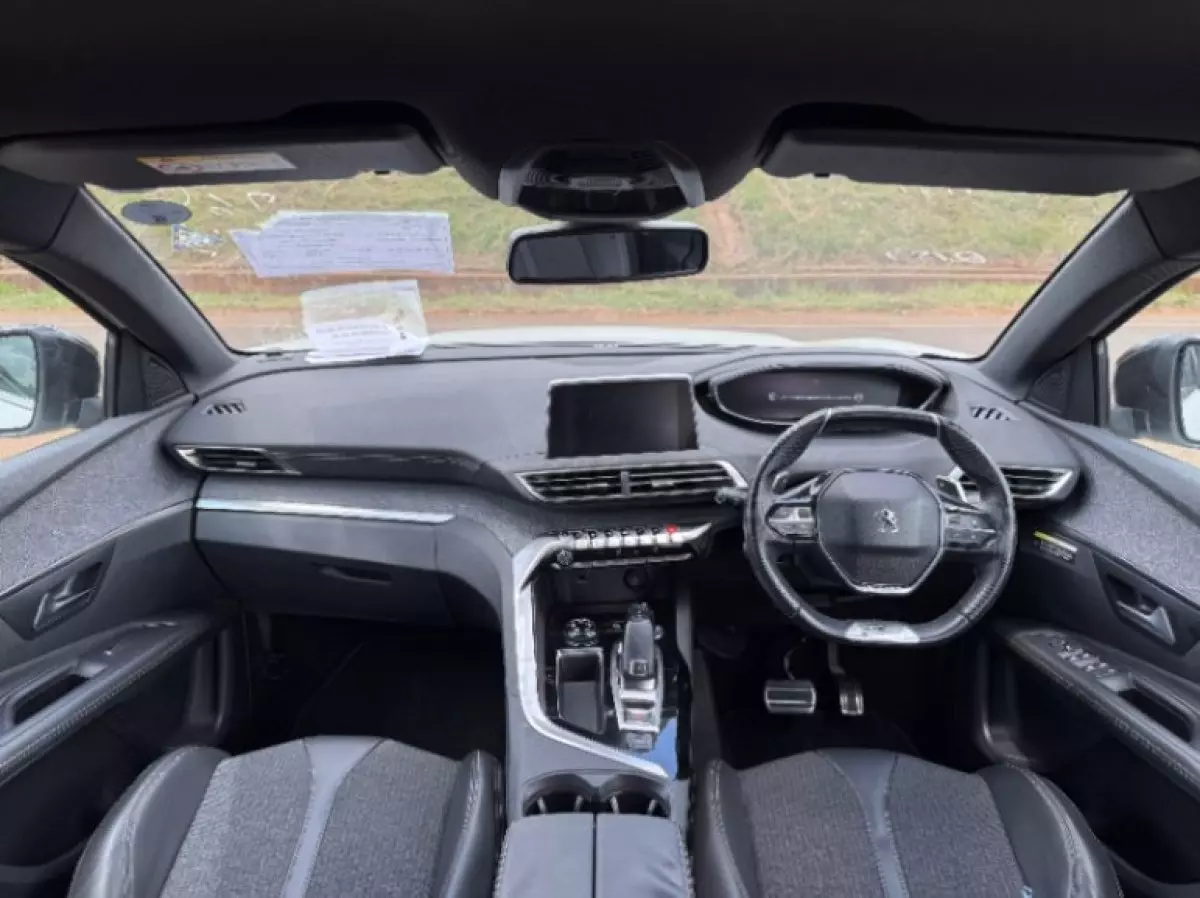 interiorFront