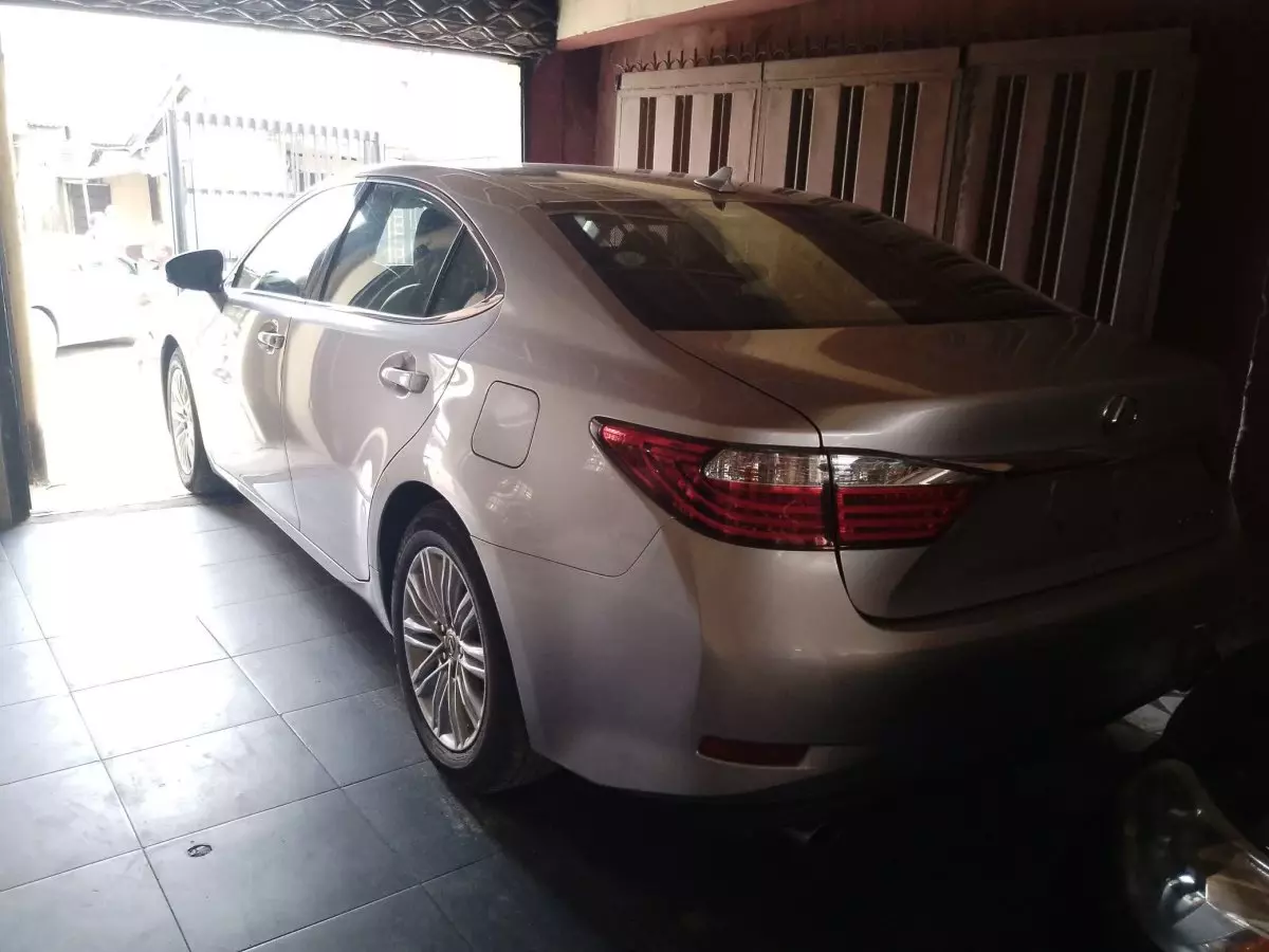 car Left Back