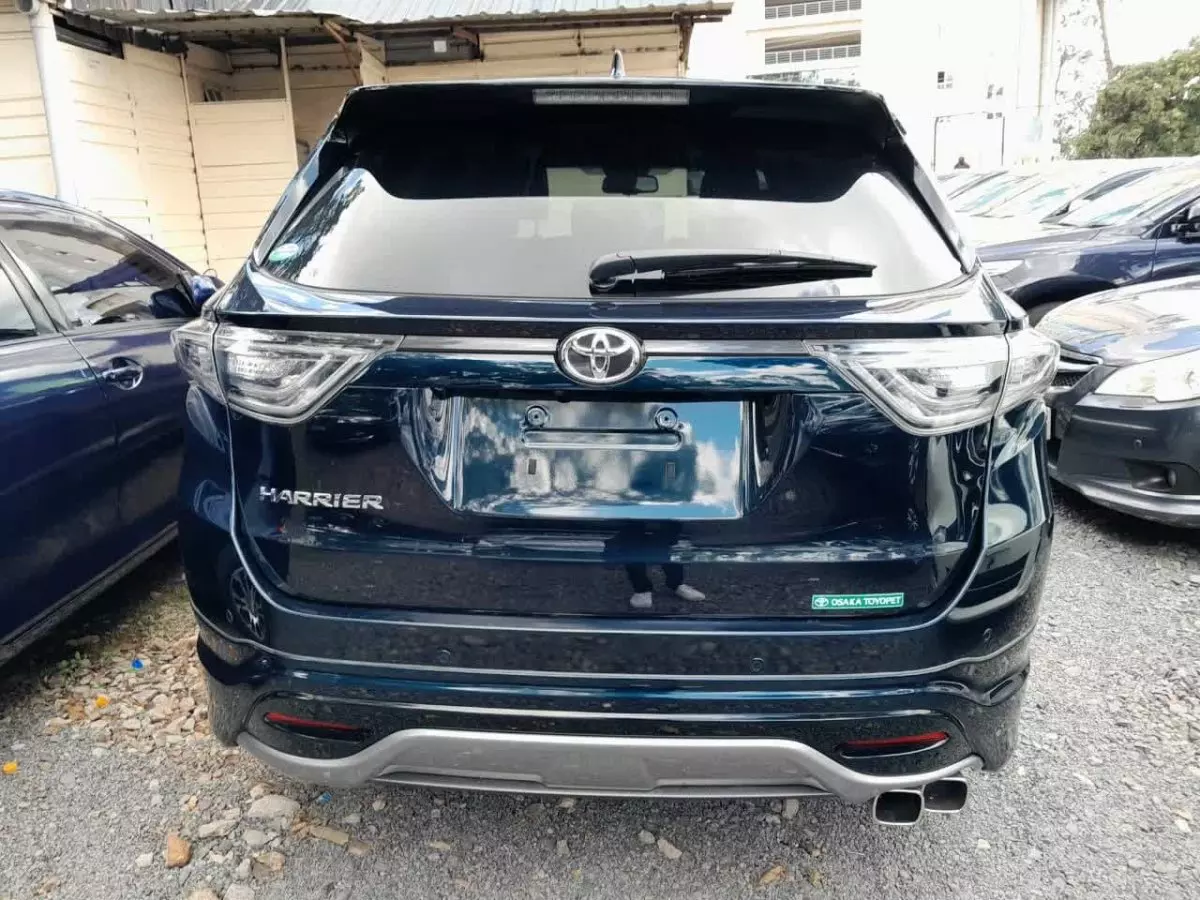 car Right Back