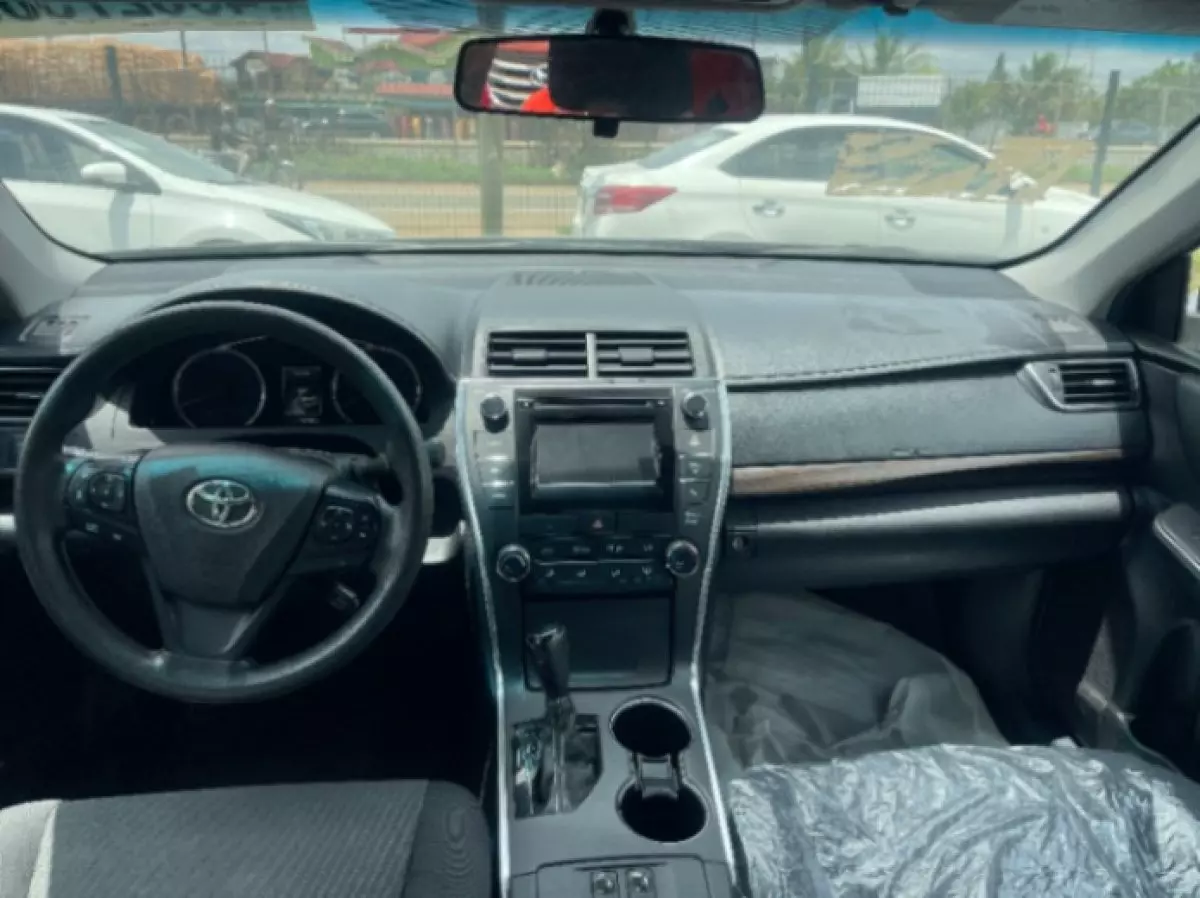 interiorFront