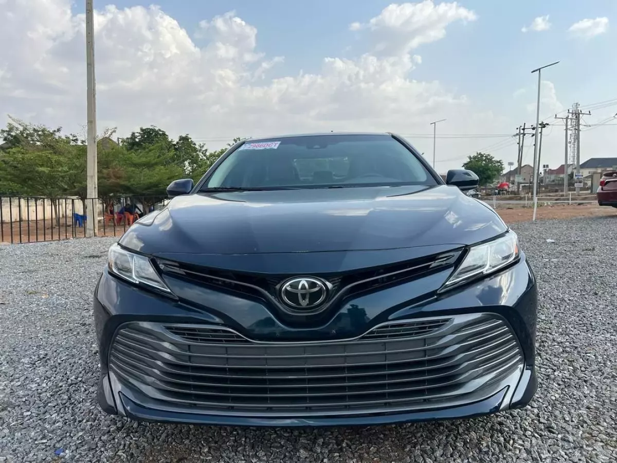 Toyota Camry - 2018