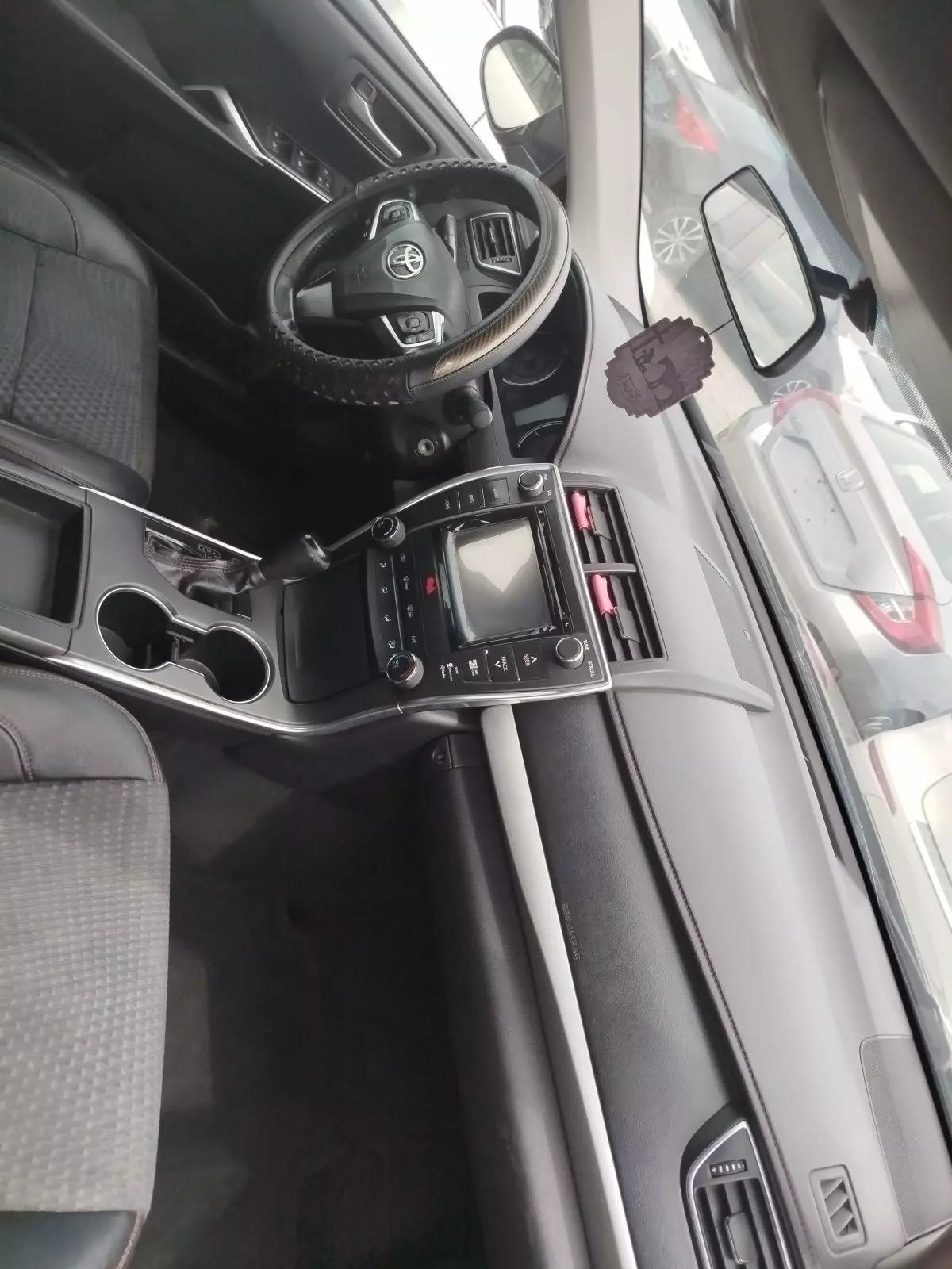 interiorFront
