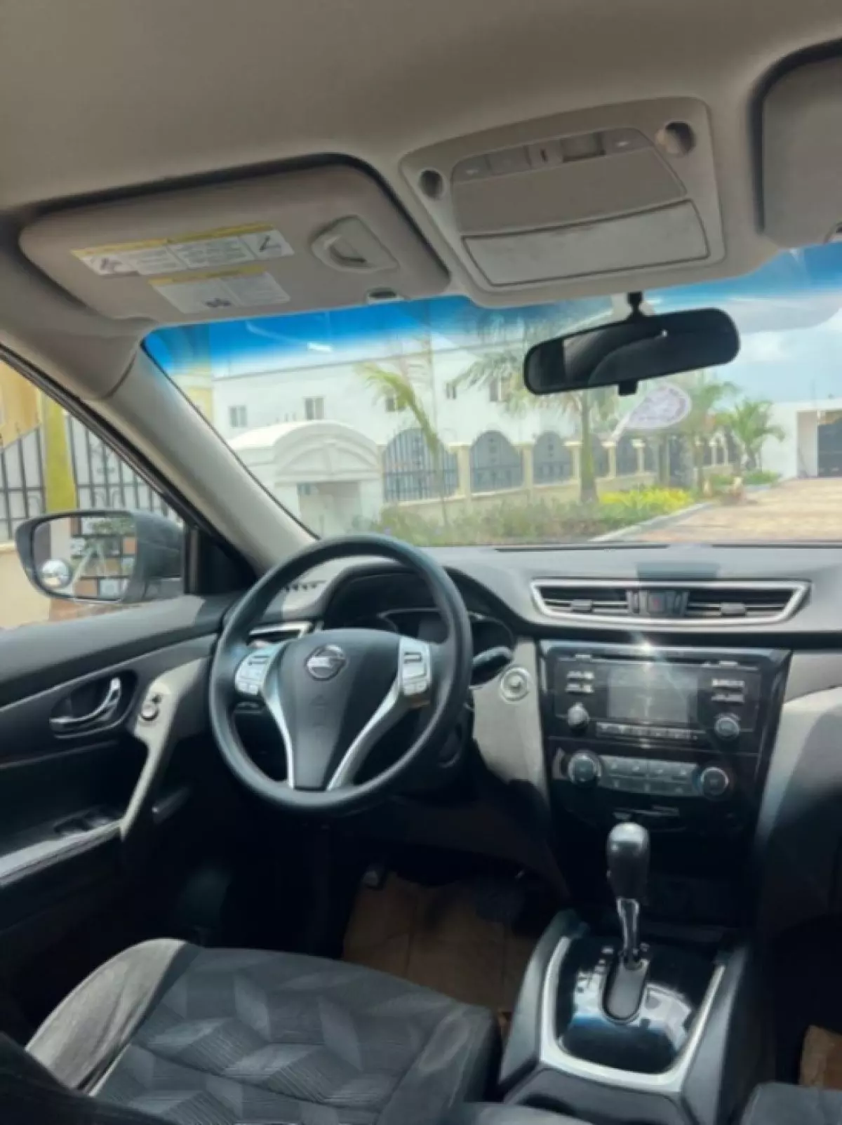 interiorFront