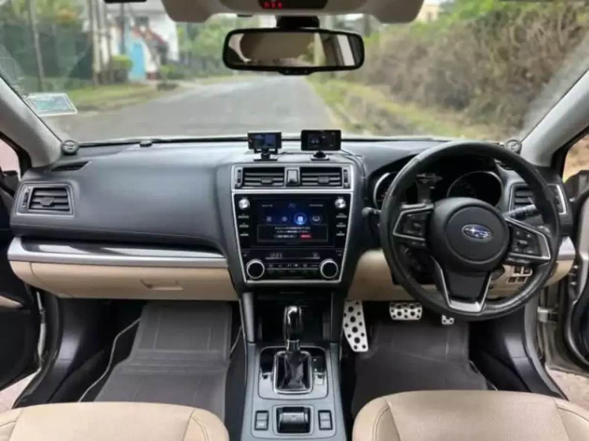 interiorFront