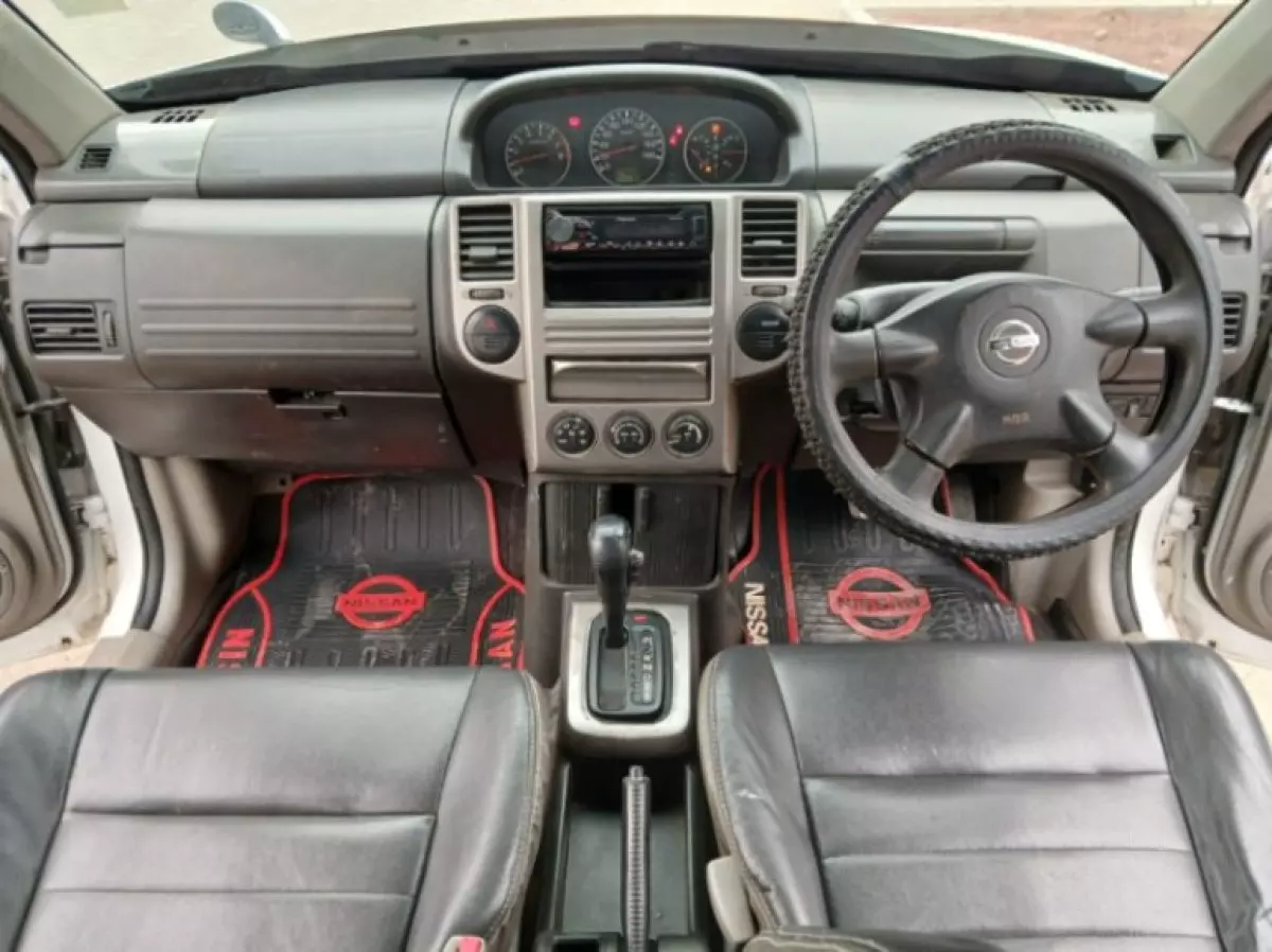 interiorFront