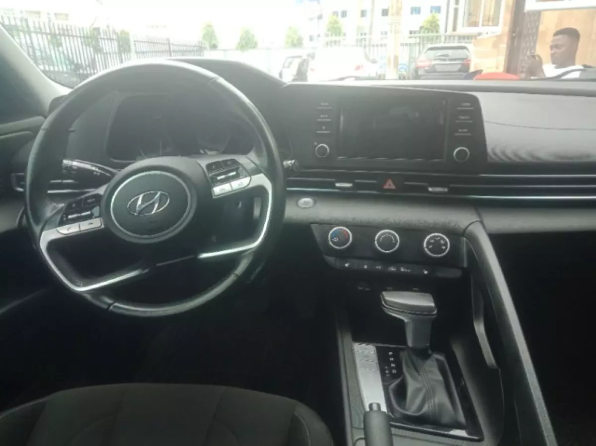 interiorFront