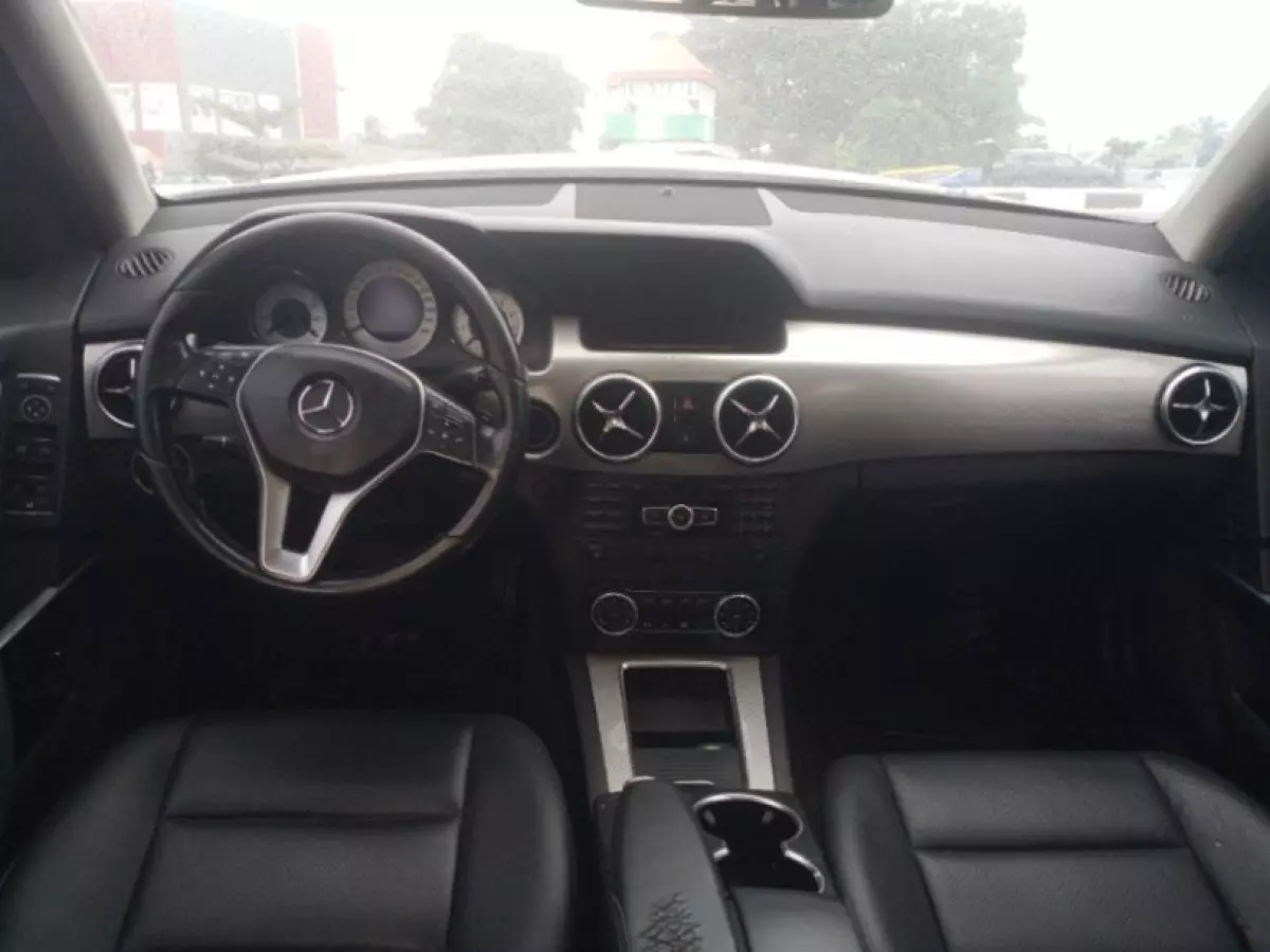 interiorFront