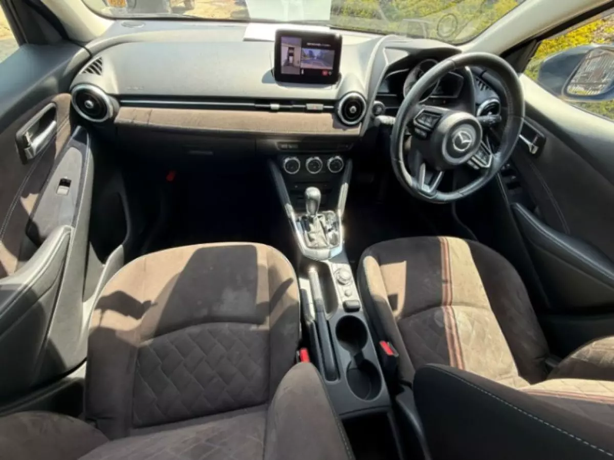 interiorFront
