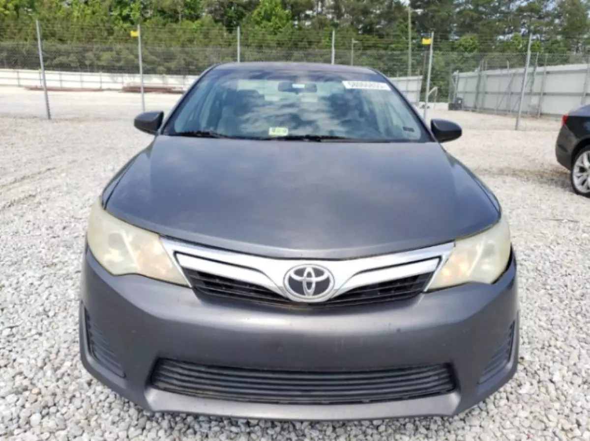 Toyota Camry - 2012