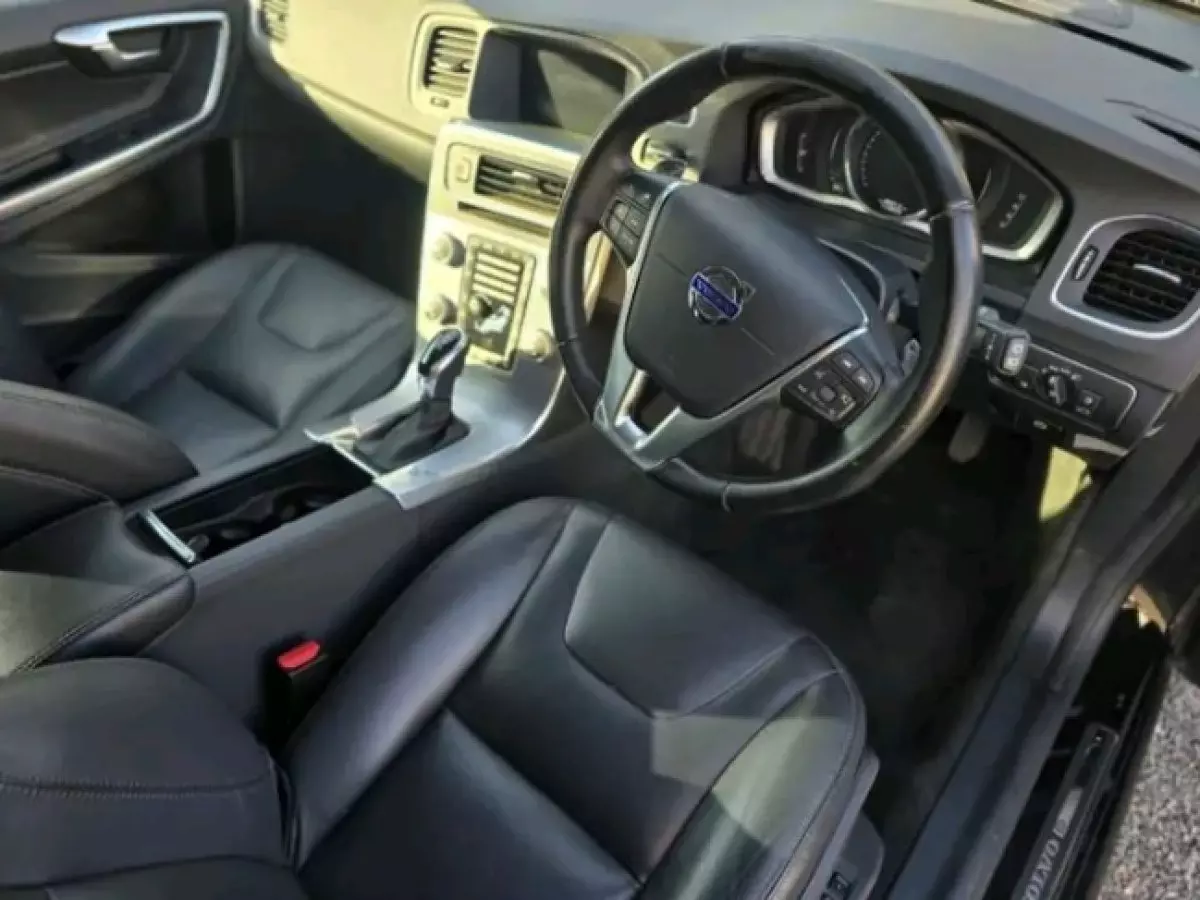 interiorFront