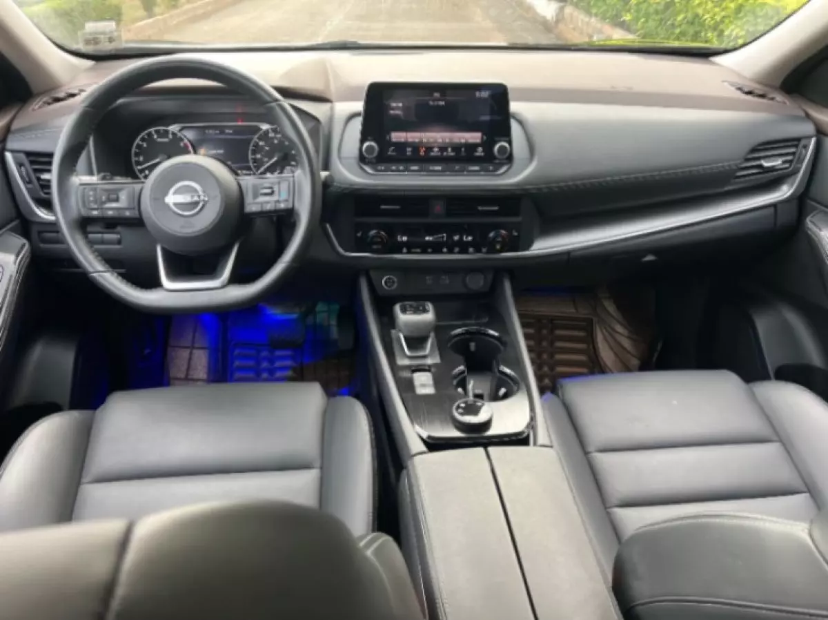 interiorFront