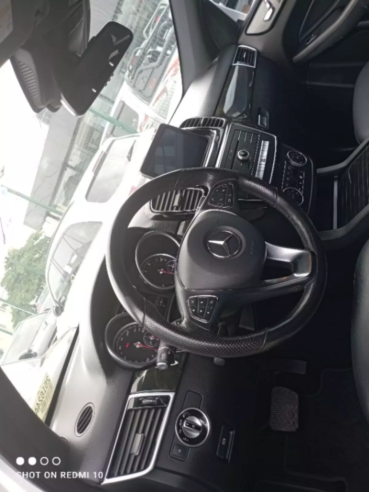 interiorFront