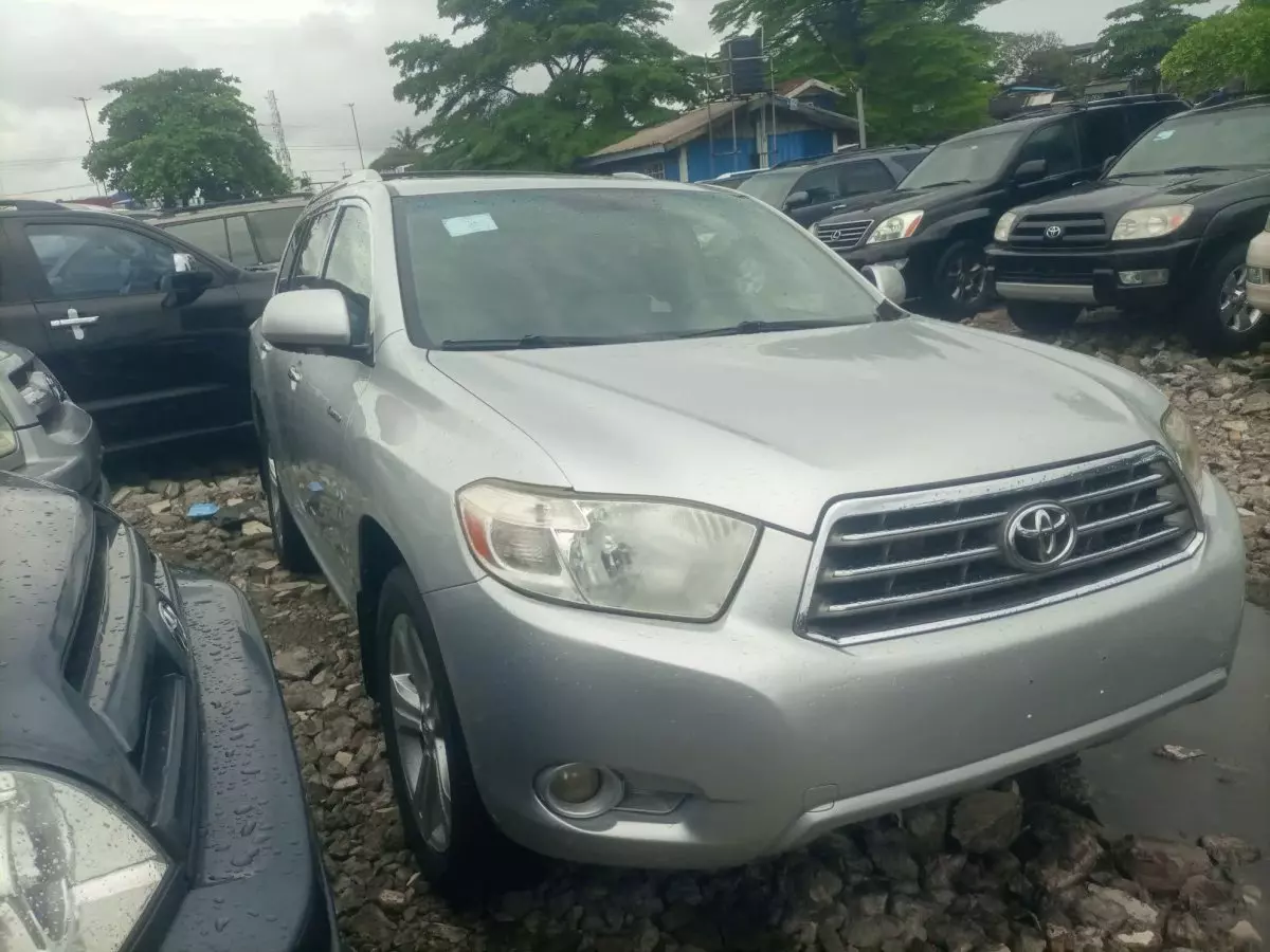 Toyota Highlander - 2010