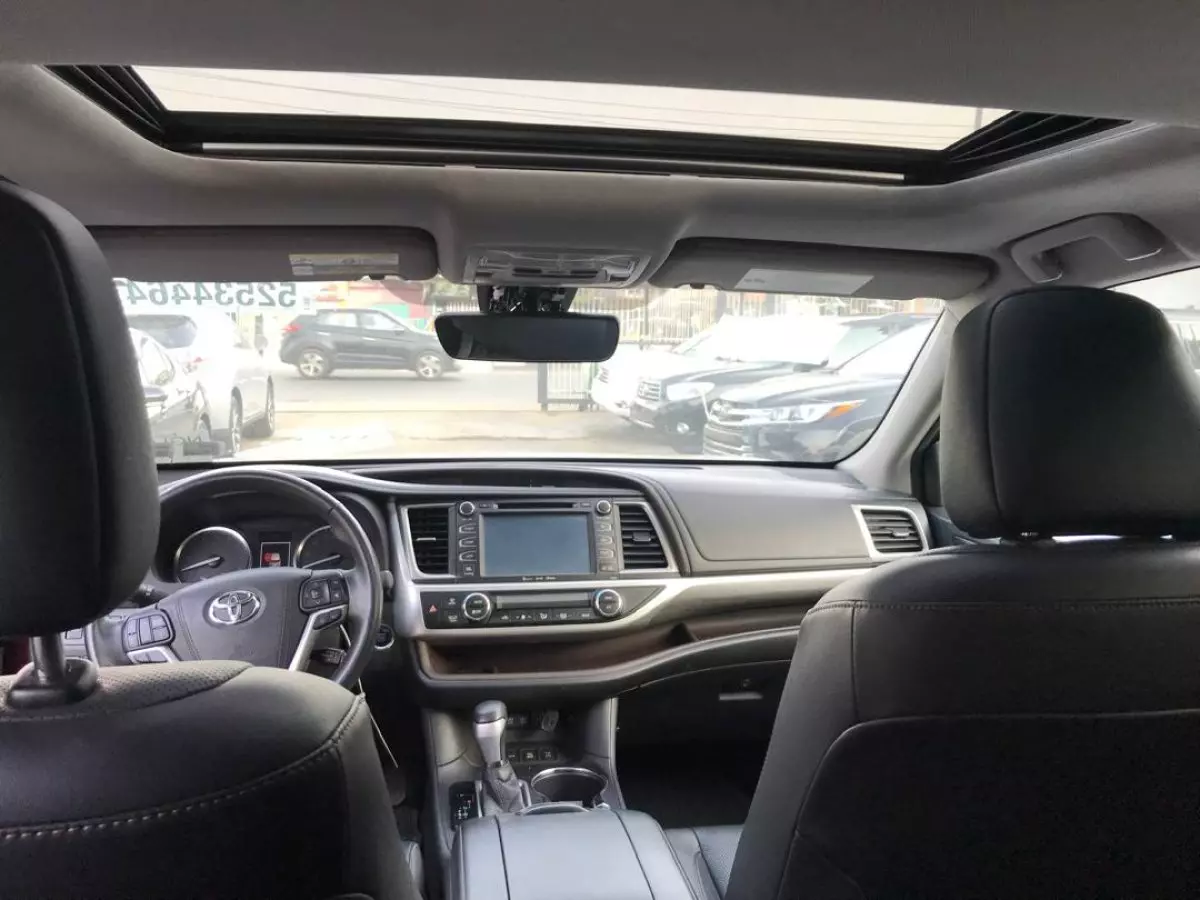 interiorFront