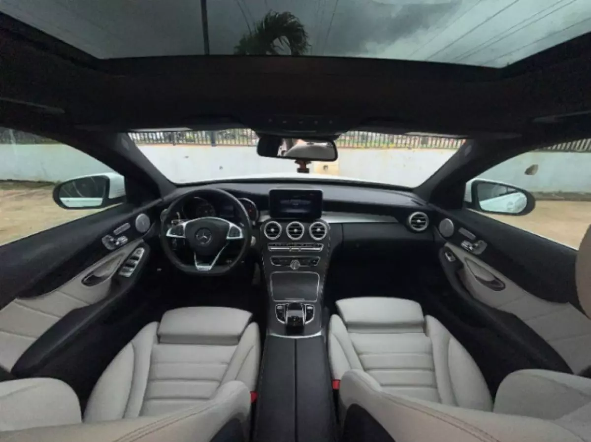 interiorFront